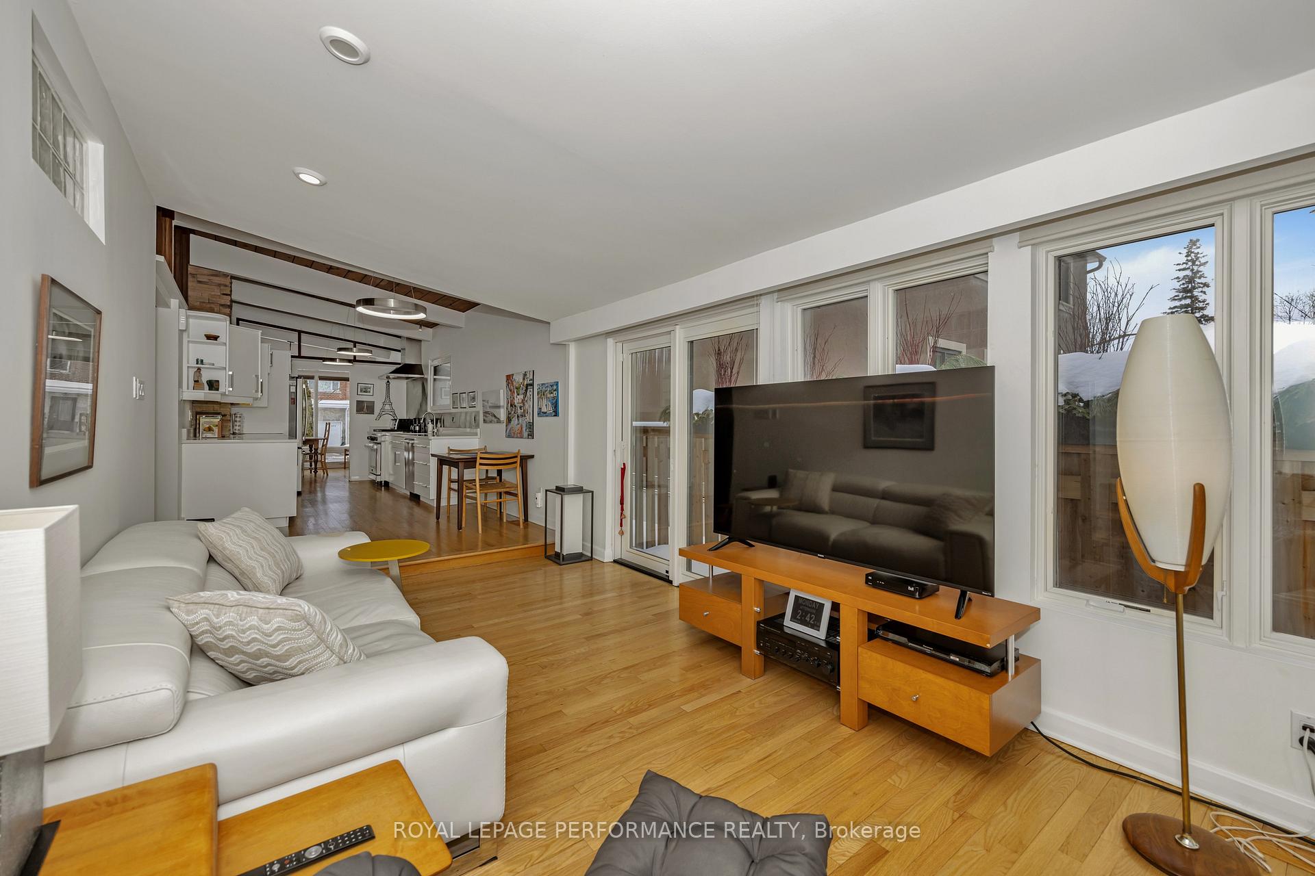 Photo 18 of 692 Highland Avenue, Ottawa, Laurentianview — HOMEH
