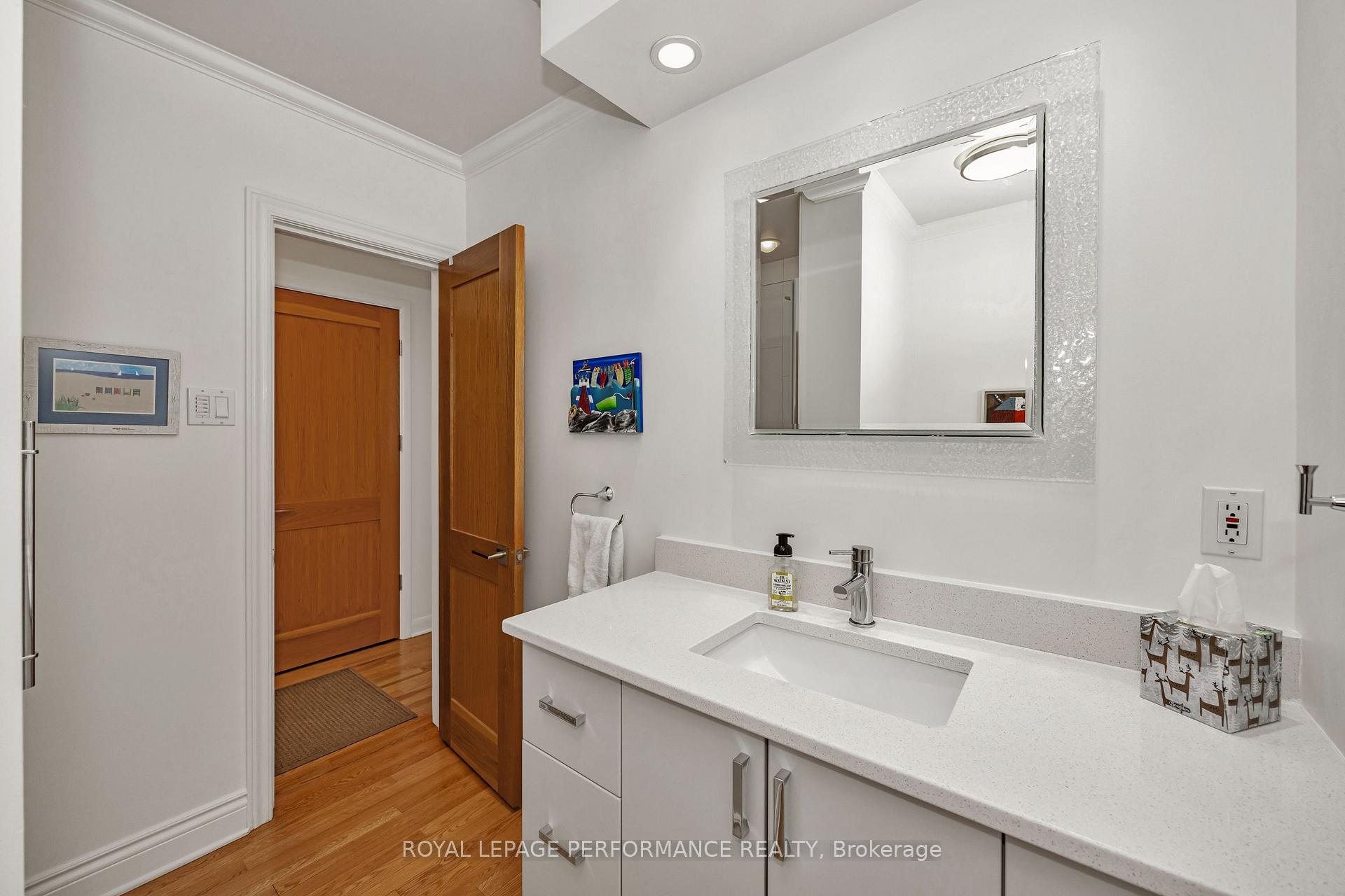 Photo 33 of 692 Highland Avenue, Ottawa, Laurentianview — HOMEH