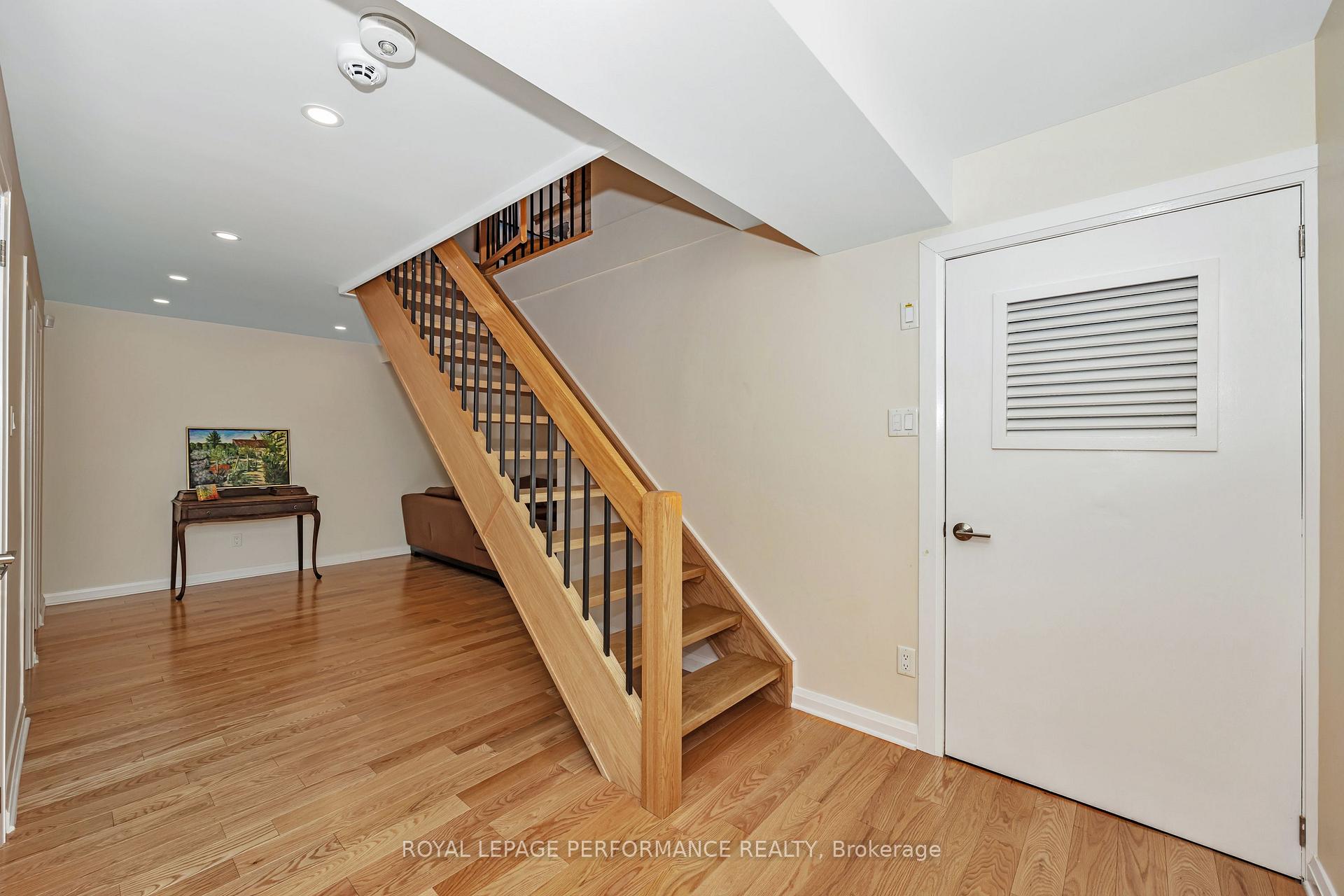 Photo 32 of 692 Highland Avenue, Ottawa, Laurentianview — HOMEH