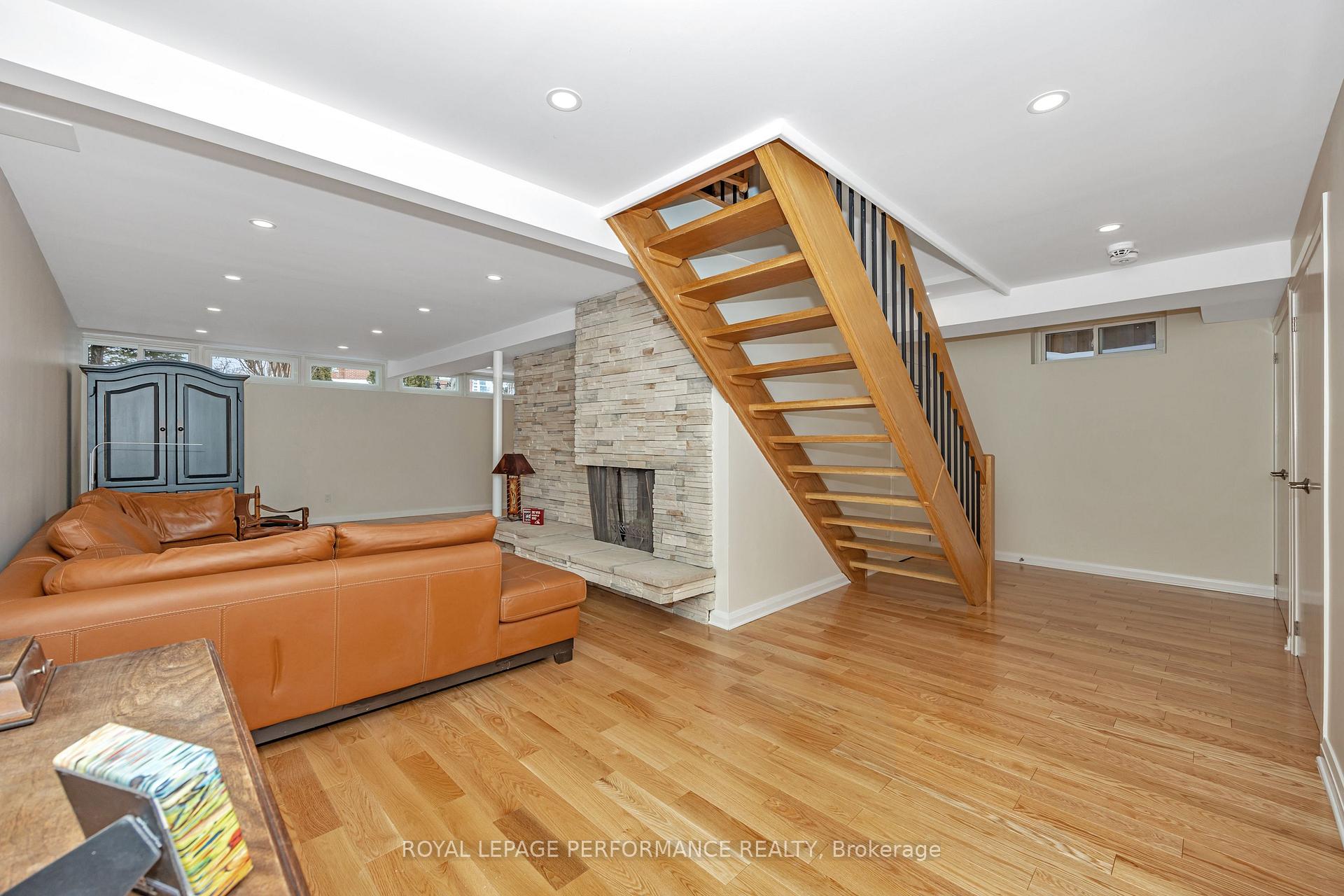 Photo 35 of 692 Highland Avenue, Ottawa, Laurentianview — HOMEH