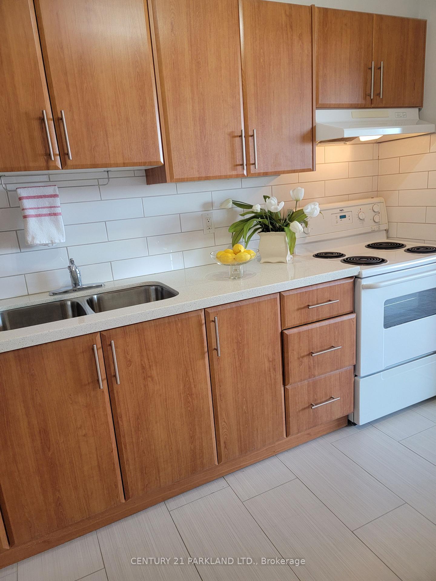 Photo 2 of Unit 2015, 1 Massey Square, Toronto, Crescent Town — HOMEH