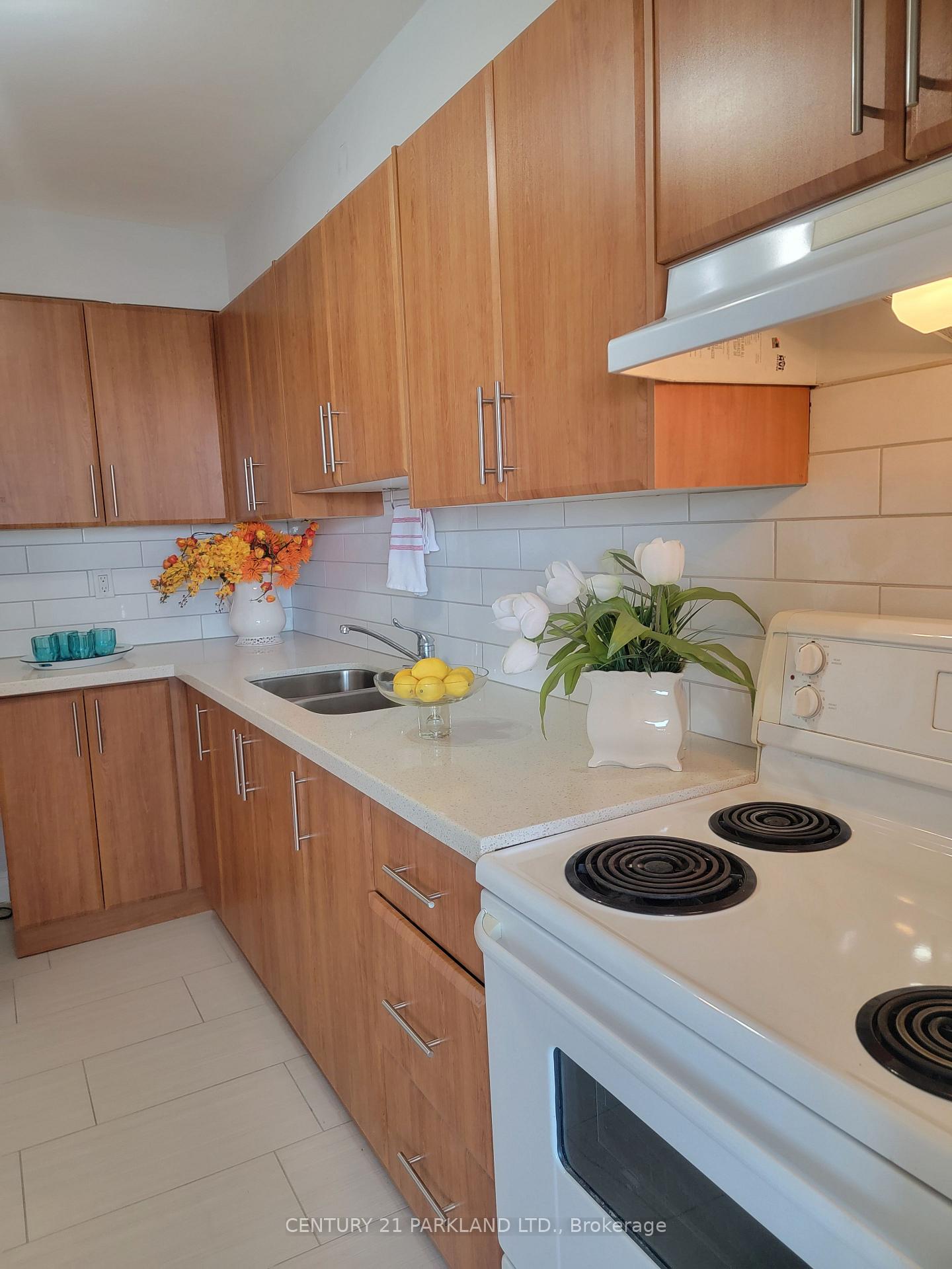 Photo 3 of Unit 2015, 1 Massey Square, Toronto, Crescent Town — HOMEH