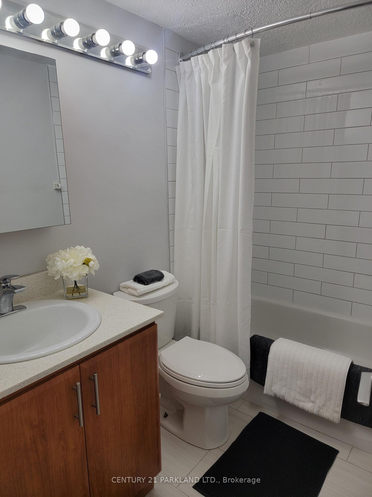 Photo 18 of Unit 2015, 1 Massey Square, Toronto, Crescent Town — HOMEH