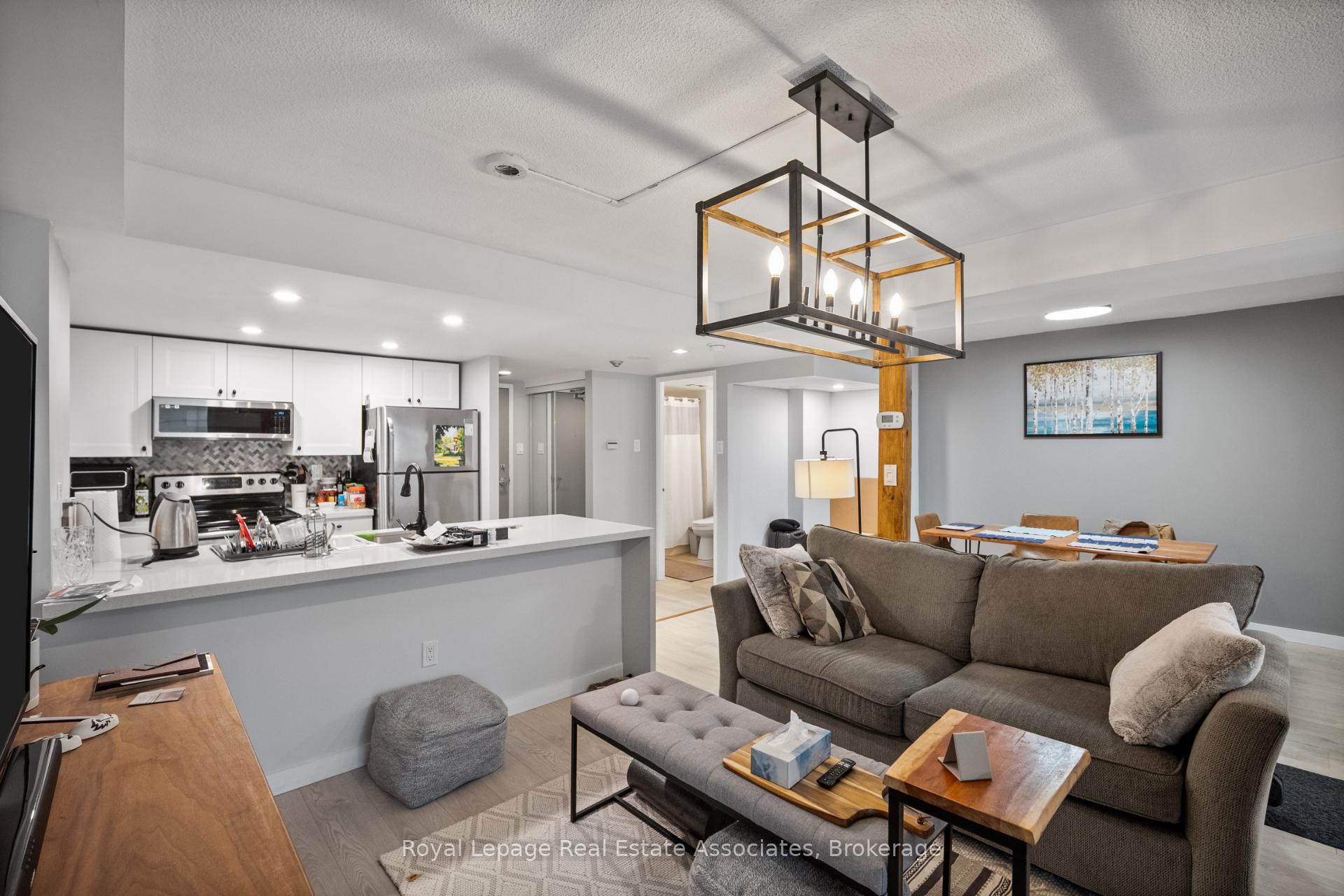 Photo 10 of Unit 805, 705 King Street W, Toronto, Niagara — HOMEH