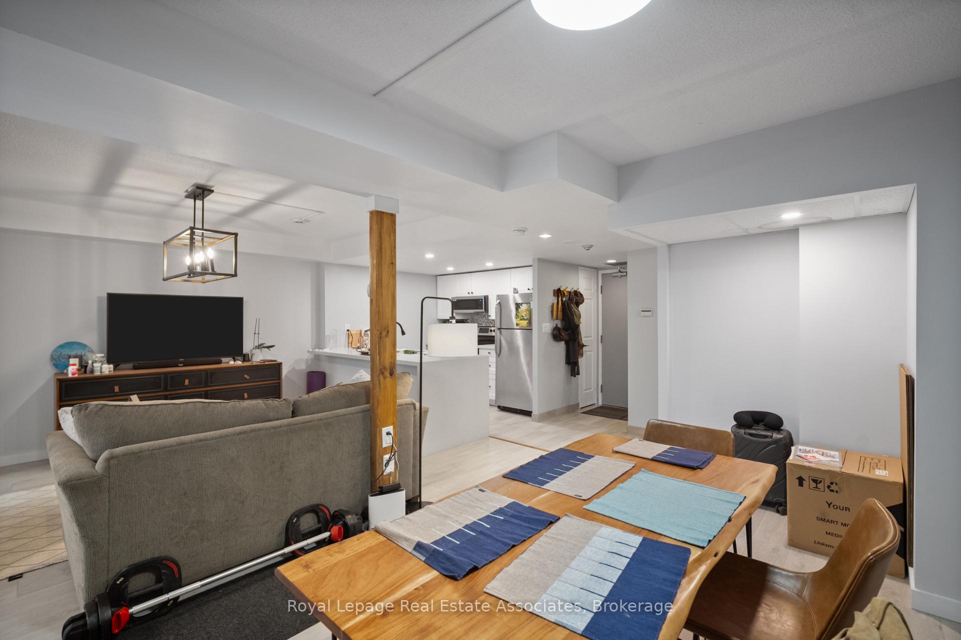 Photo 14 of Unit 805, 705 King Street W, Toronto, Niagara — HOMEH