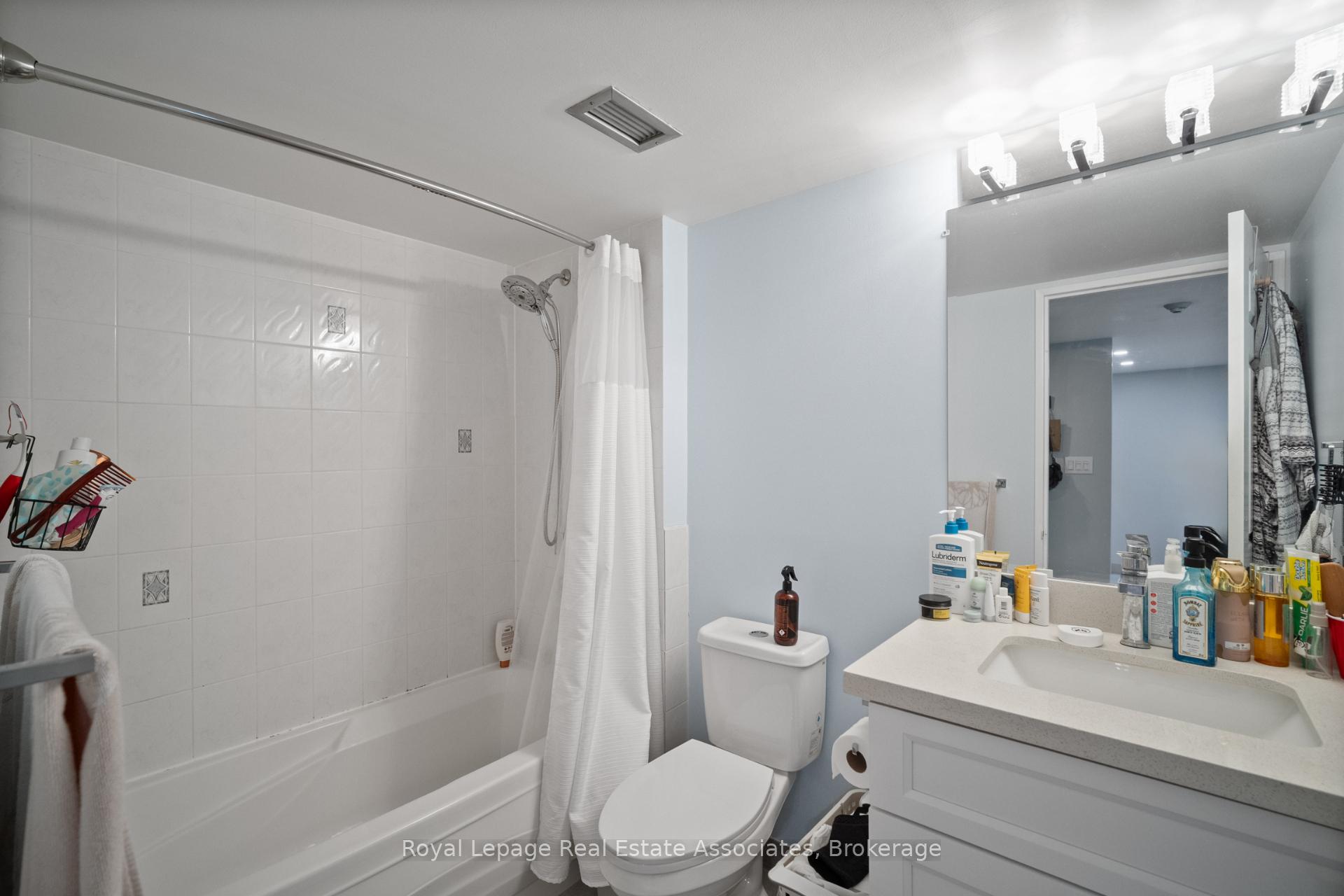 Photo 26 of Unit 805, 705 King Street W, Toronto, Niagara — HOMEH