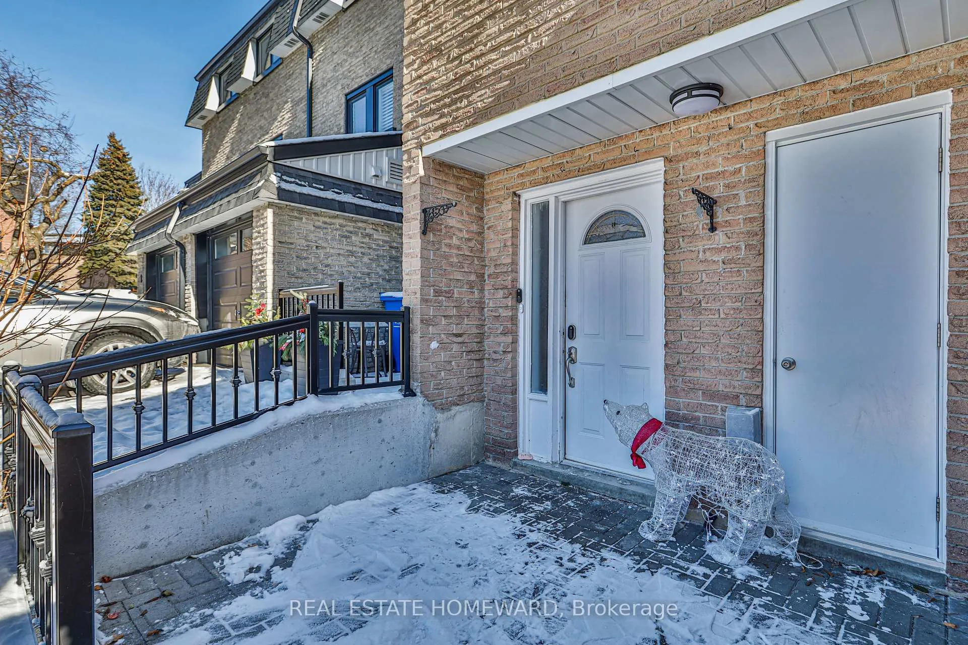 Photo 1 of 4 Poplar Crescent, Aurora, Aurora Highlands — HOMEH
