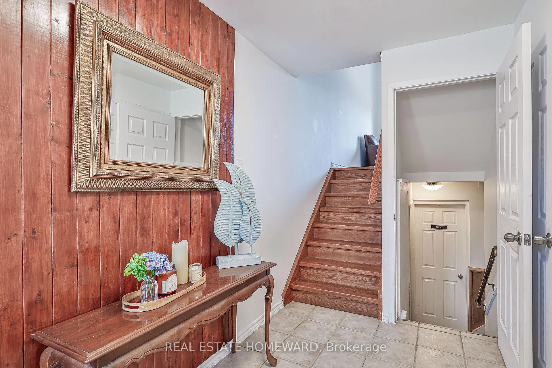 Photo 4 of 4 Poplar Crescent, Aurora, Aurora Highlands — HOMEH