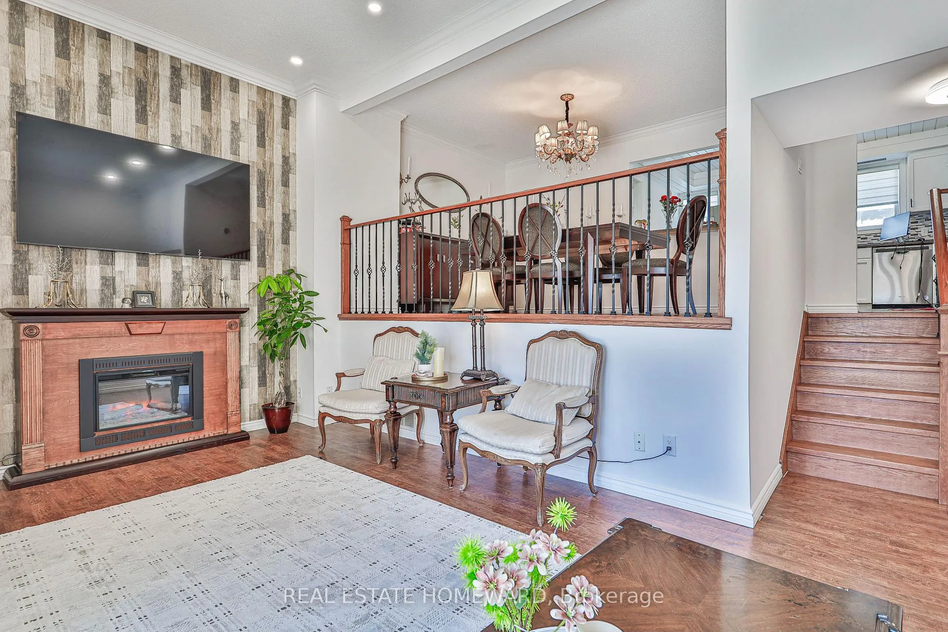 Photo 9 of 4 Poplar Crescent, Aurora, Aurora Highlands — HOMEH
