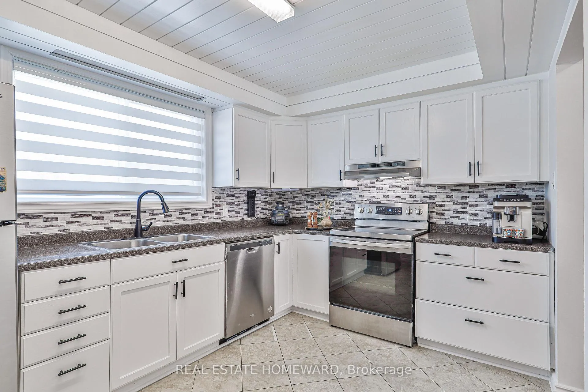 Photo 16 of 4 Poplar Crescent, Aurora, Aurora Highlands — HOMEH