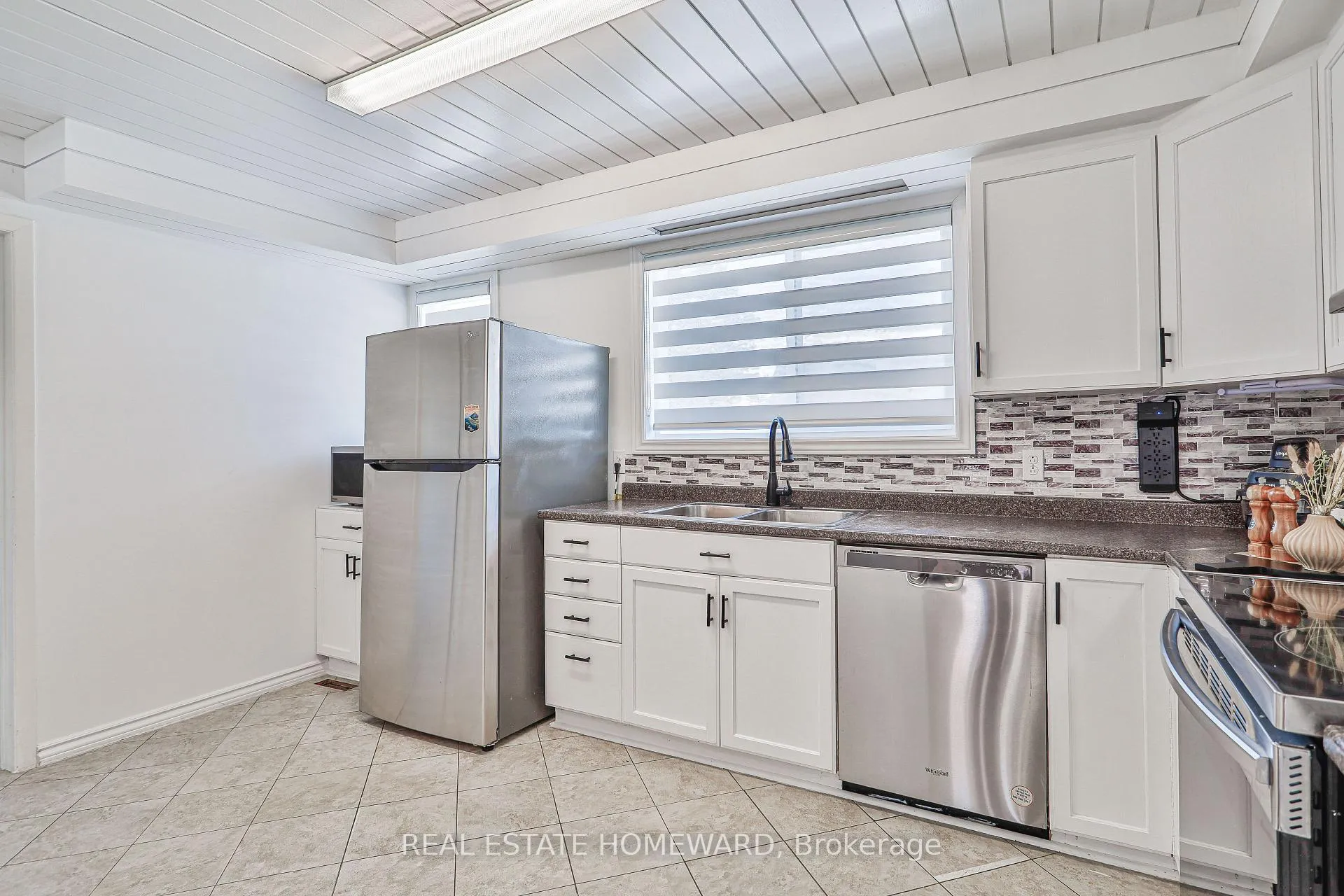 Photo 17 of 4 Poplar Crescent, Aurora, Aurora Highlands — HOMEH