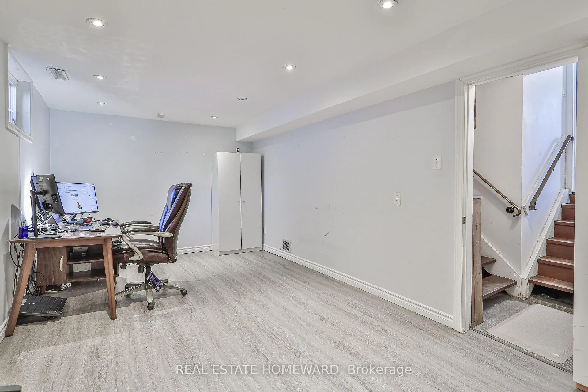 Photo 37 of 4 Poplar Crescent, Aurora, Aurora Highlands — HOMEH