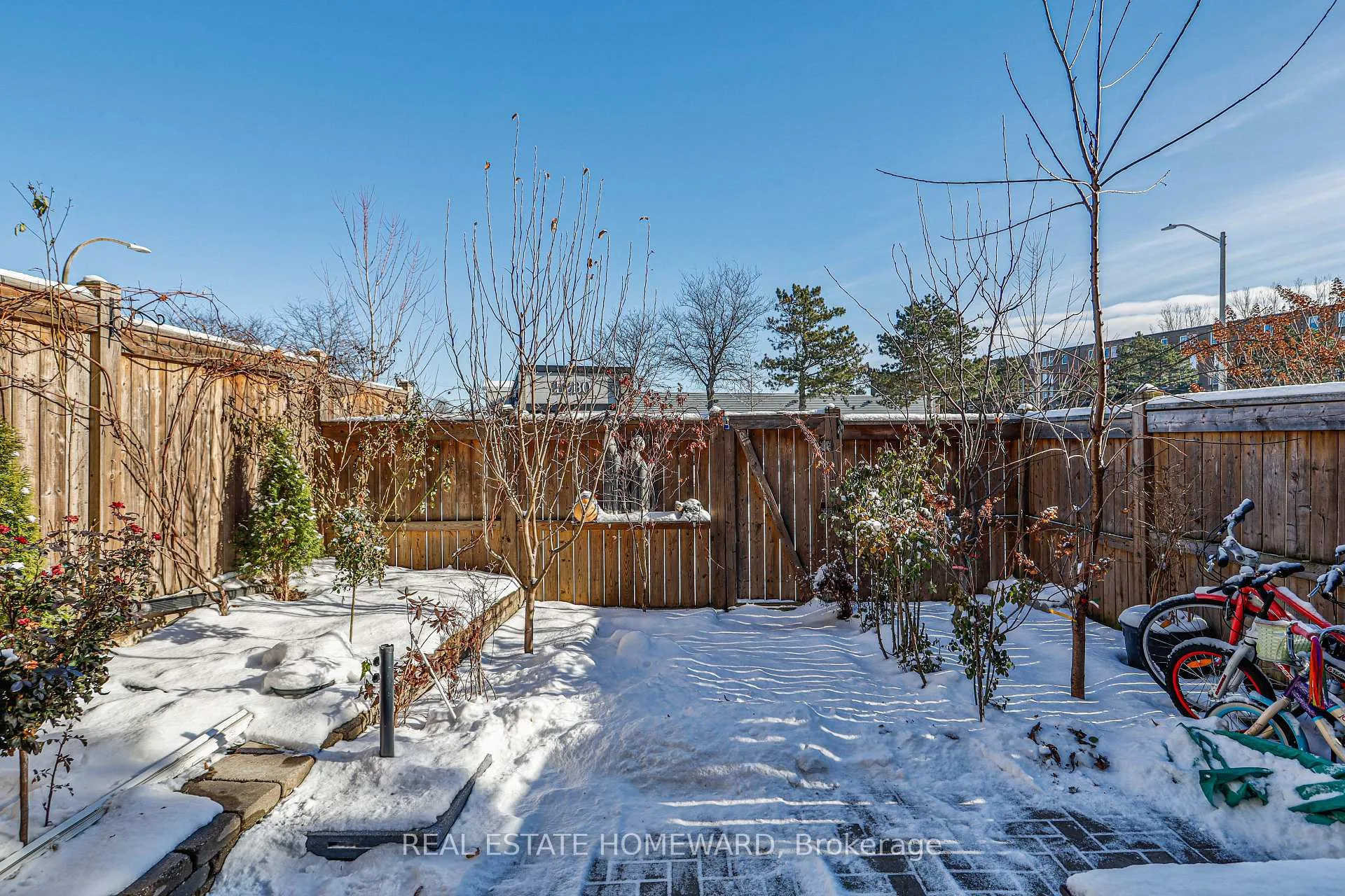Photo 42 of 4 Poplar Crescent, Aurora, Aurora Highlands — HOMEH