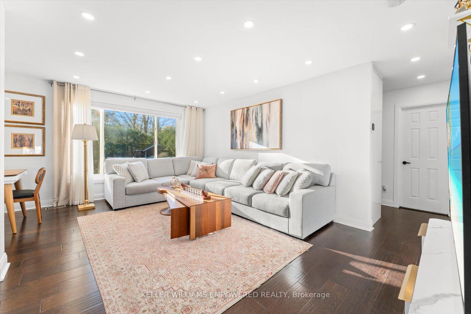 Photo 4 of Unit (Main Level), 65 Murray Drive, Aurora, Aurora Highlands — HOMEH