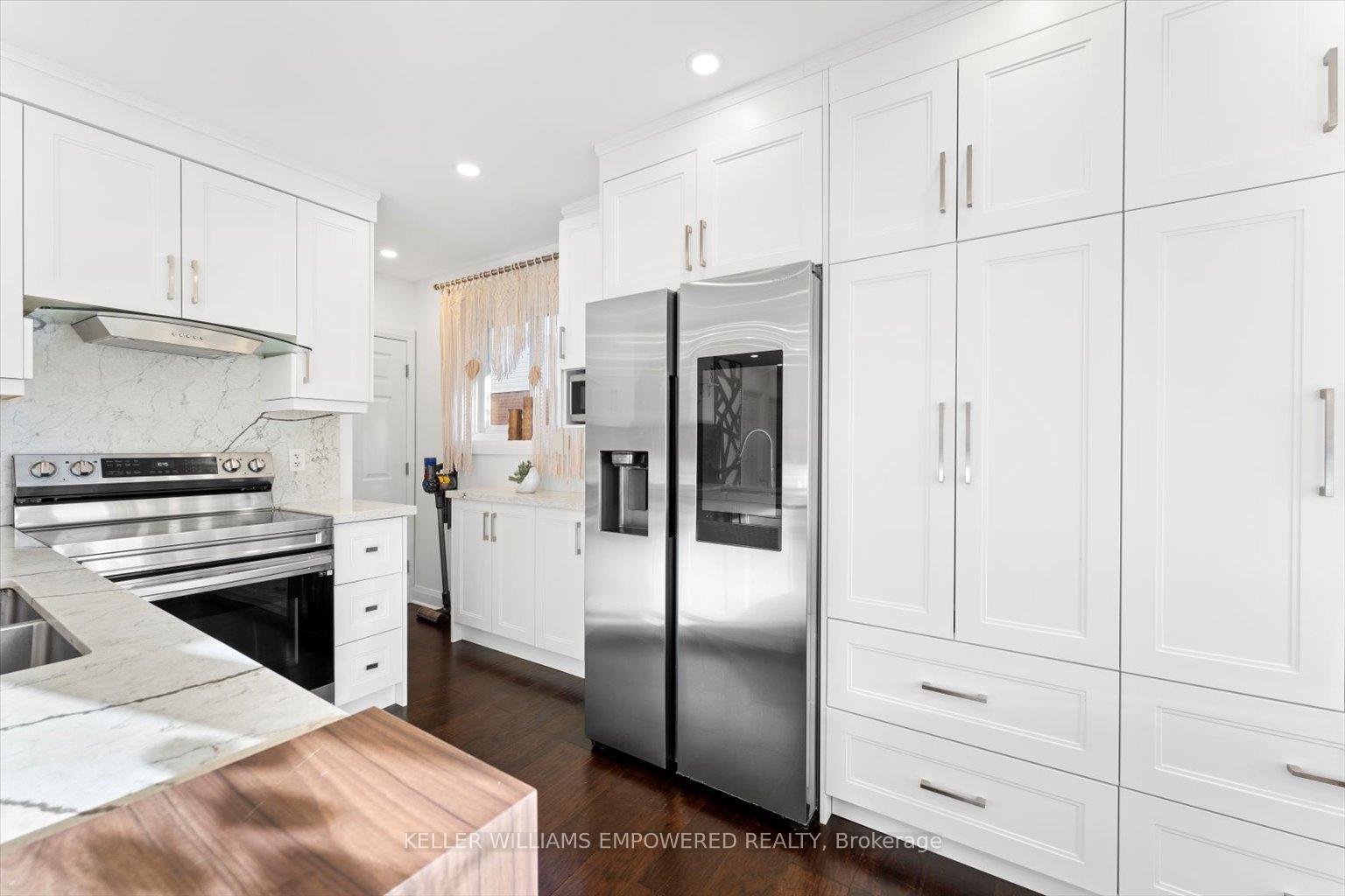 Photo 12 of Unit (Main Level), 65 Murray Drive, Aurora, Aurora Highlands — HOMEH