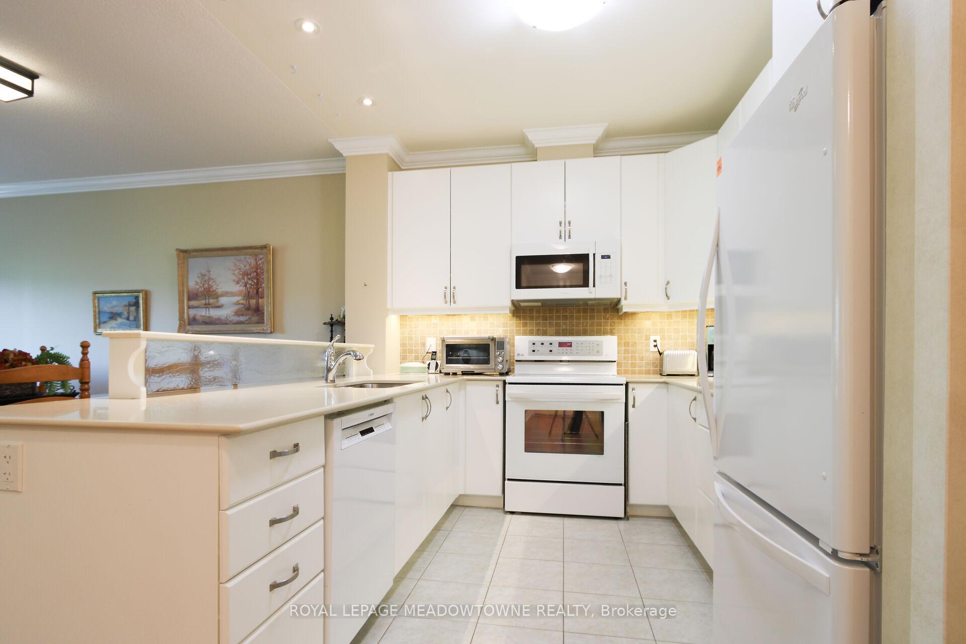 Photo 10 of Unit 318, 33 Whitmer Street, Milton, Scott — HOMEH