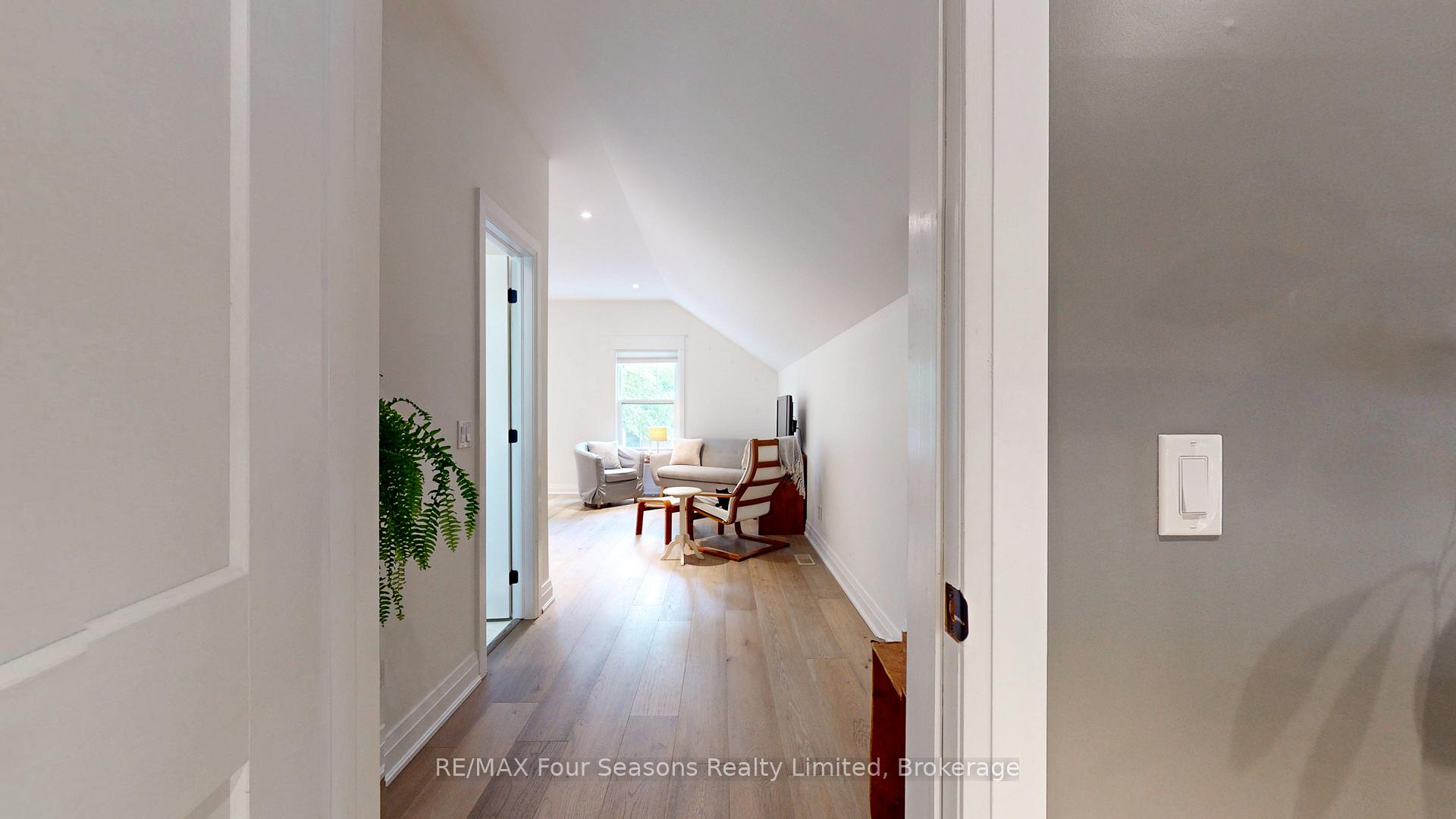 Photo 19 of 328 Walnut Street, Collingwood — HOMEH