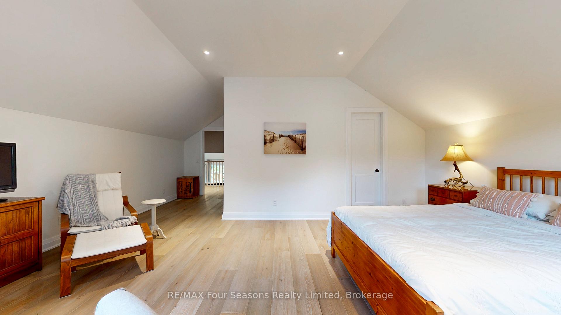 Photo 20 of 328 Walnut Street, Collingwood — HOMEH