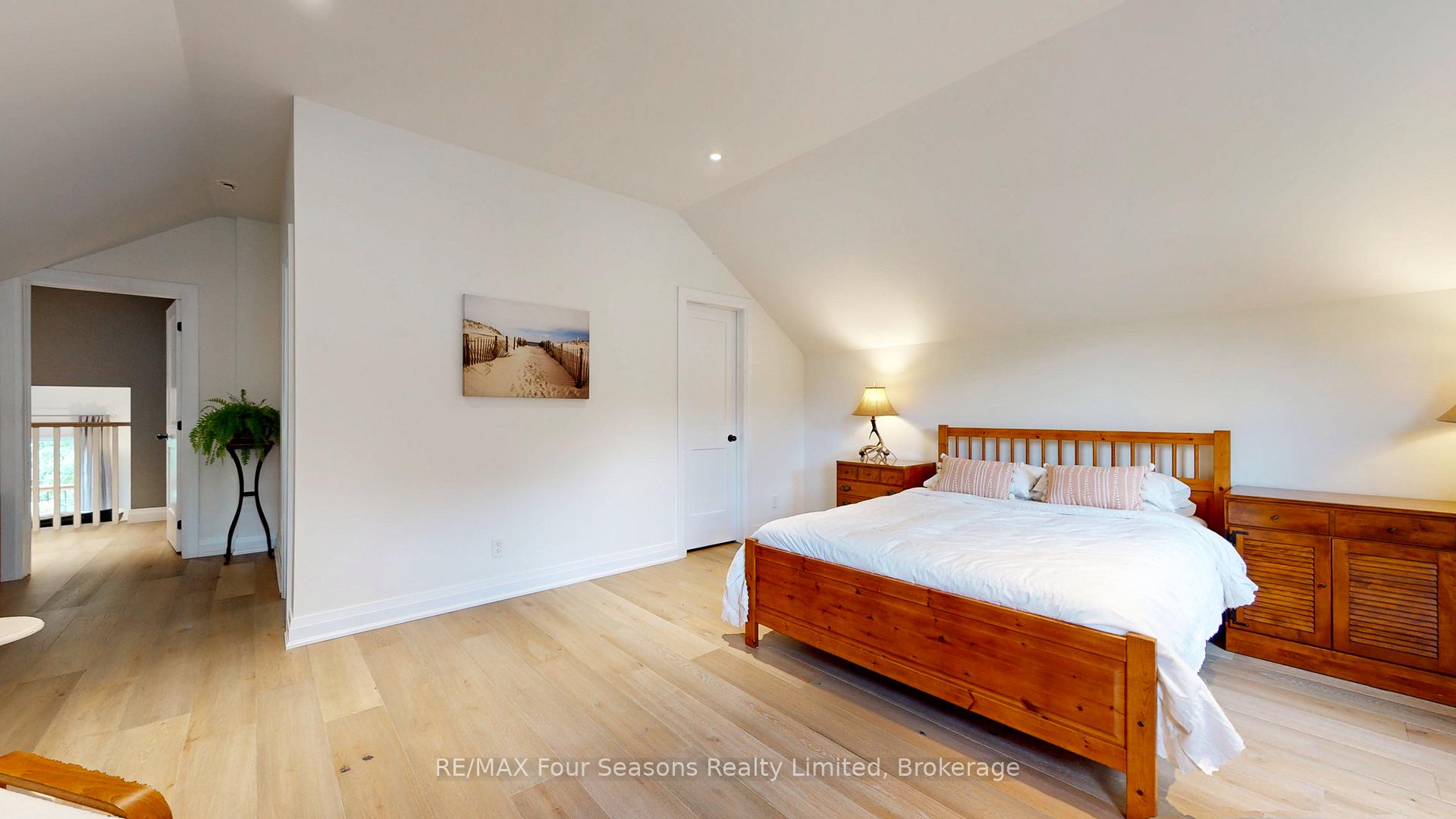 Photo 21 of 328 Walnut Street, Collingwood — HOMEH
