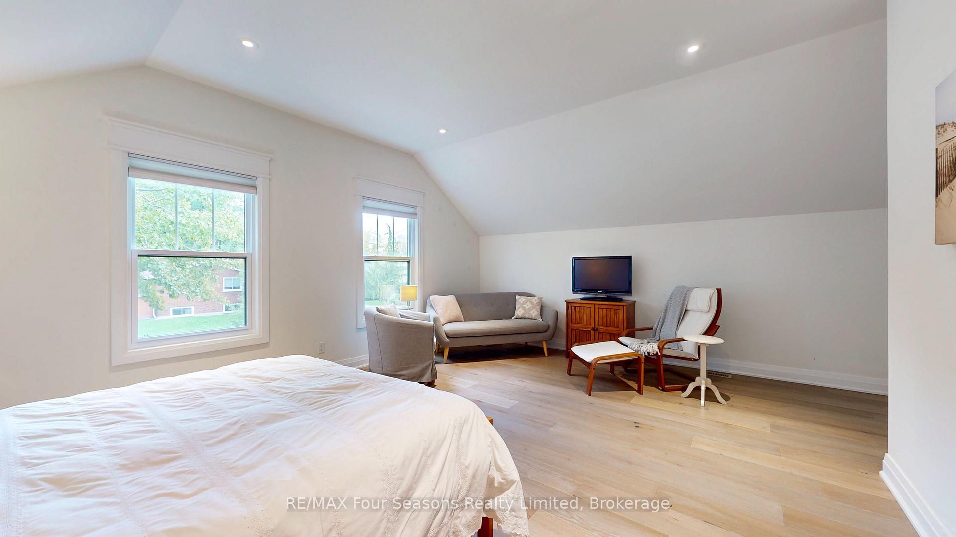 Photo 22 of 328 Walnut Street, Collingwood — HOMEH