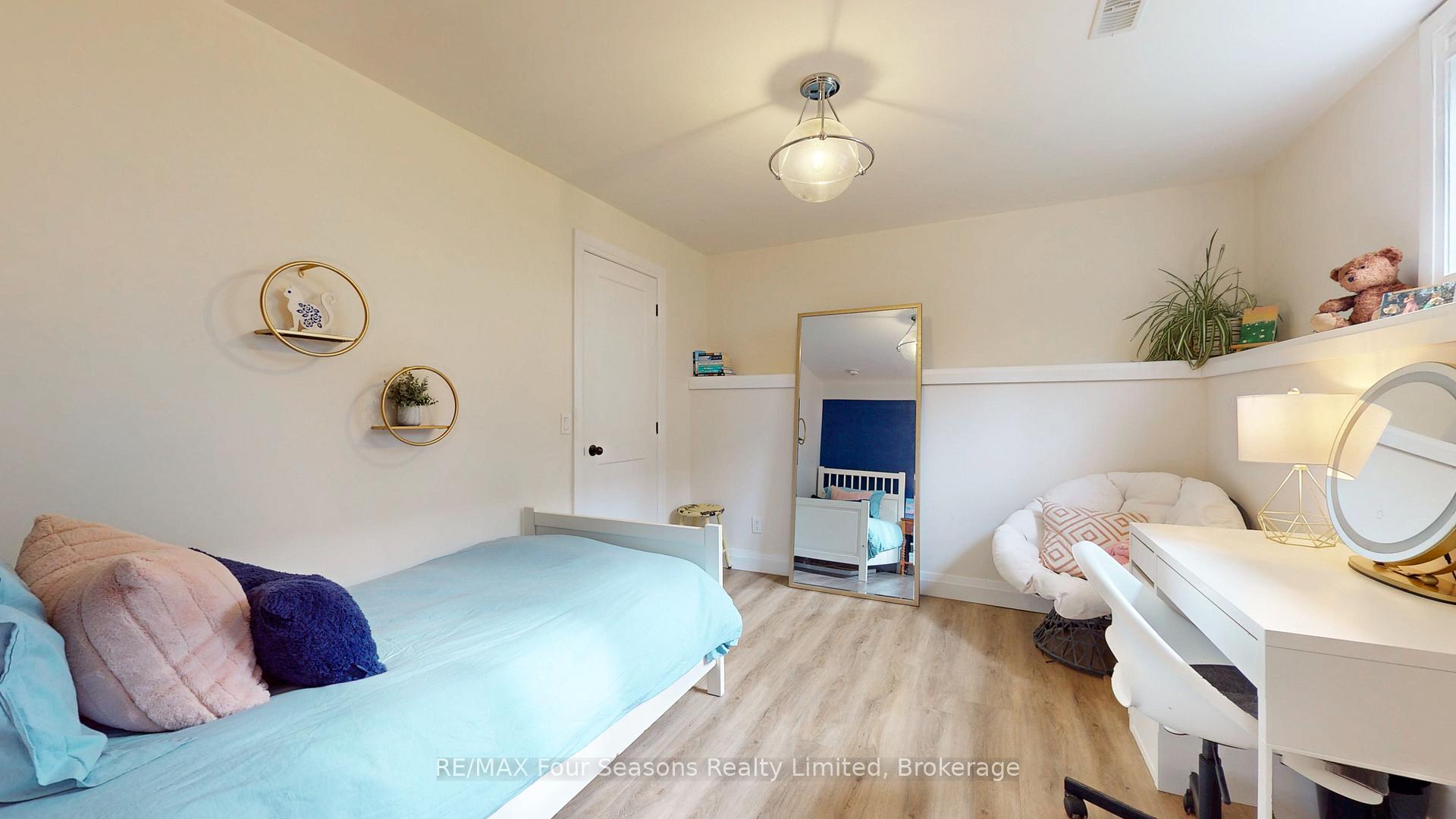 Photo 28 of 328 Walnut Street, Collingwood — HOMEH