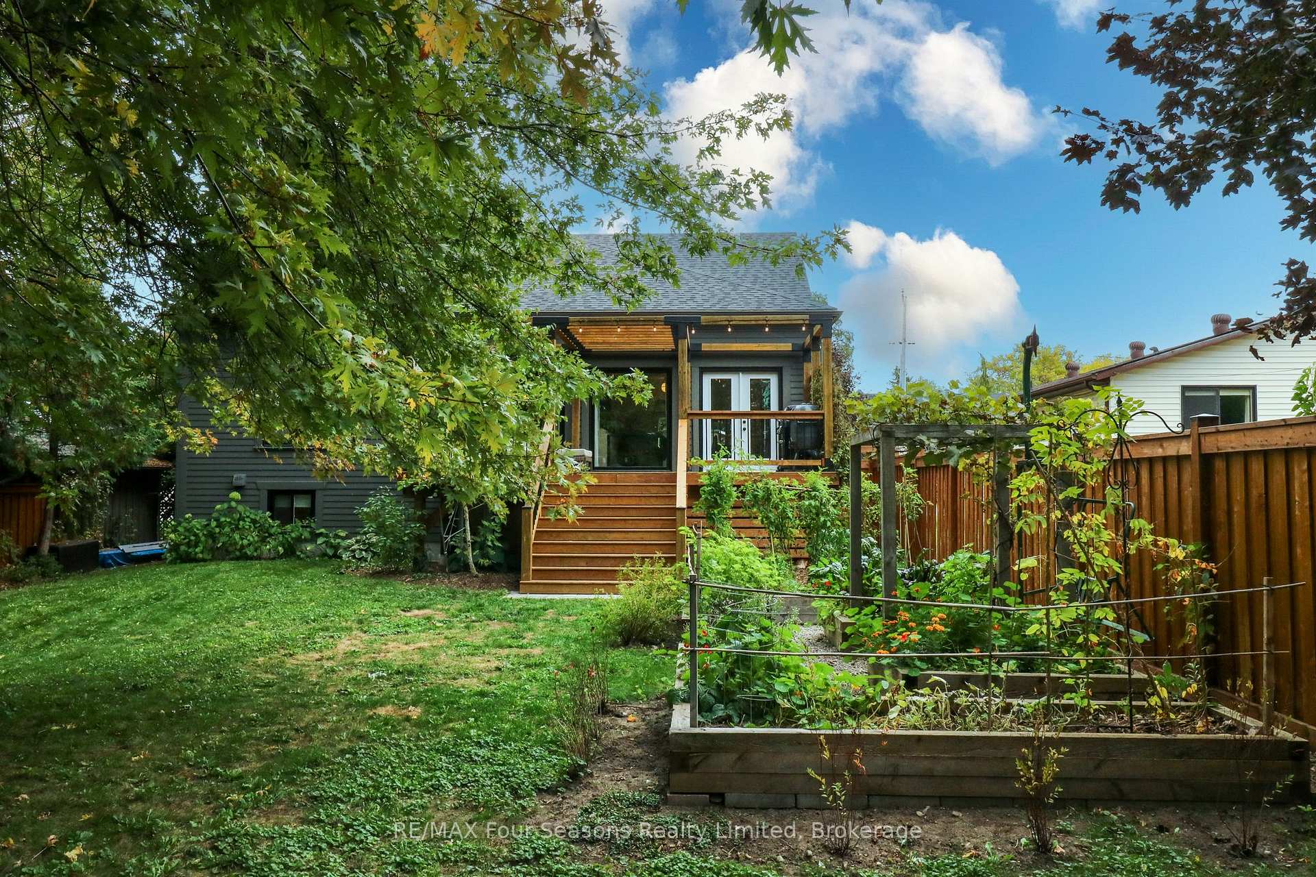 Photo 34 of 328 Walnut Street, Collingwood — HOMEH