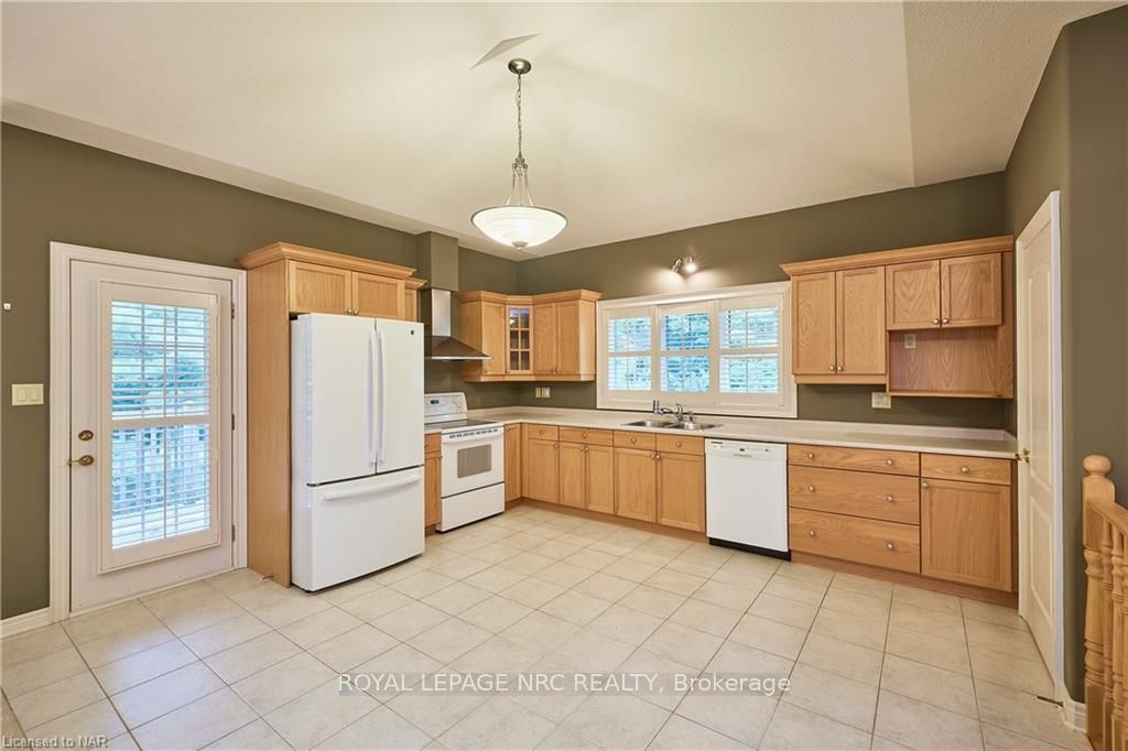 Photo 25 of Unit 6, 42 Concord Street, Pelham, Fonthill — HOMEH