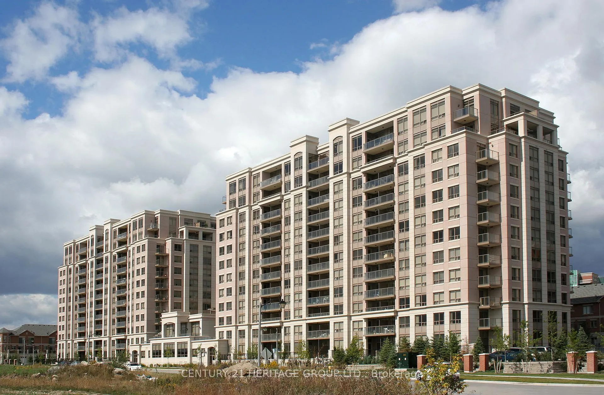 Photo 1 of Unit A28, 37 Galleria Parkway, Markham, Commerce Valley — HOMEH