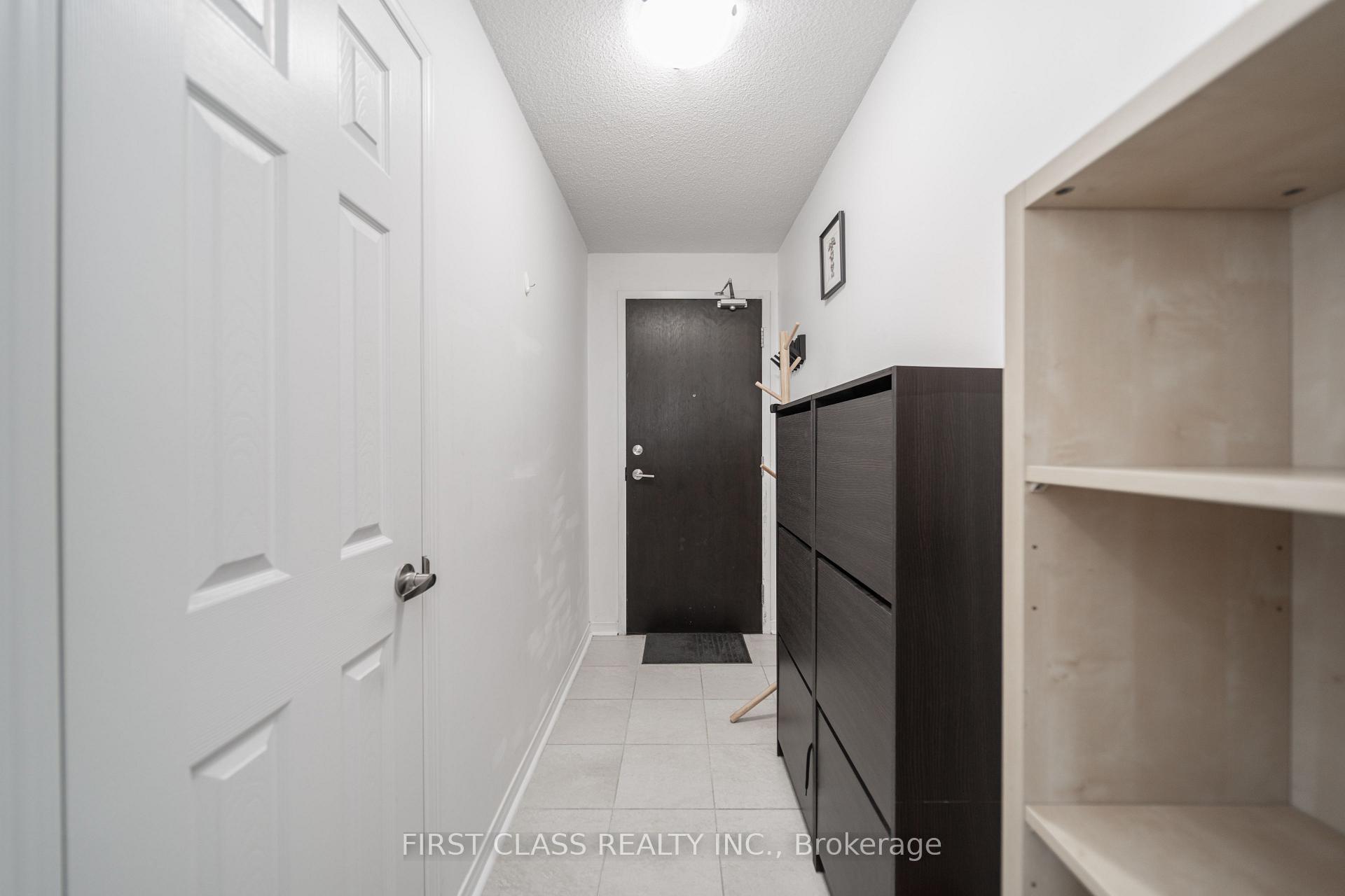 Photo 2 of Unit 913, 75 King William Crescent, Richmond Hill, Langstaff — HOMEH