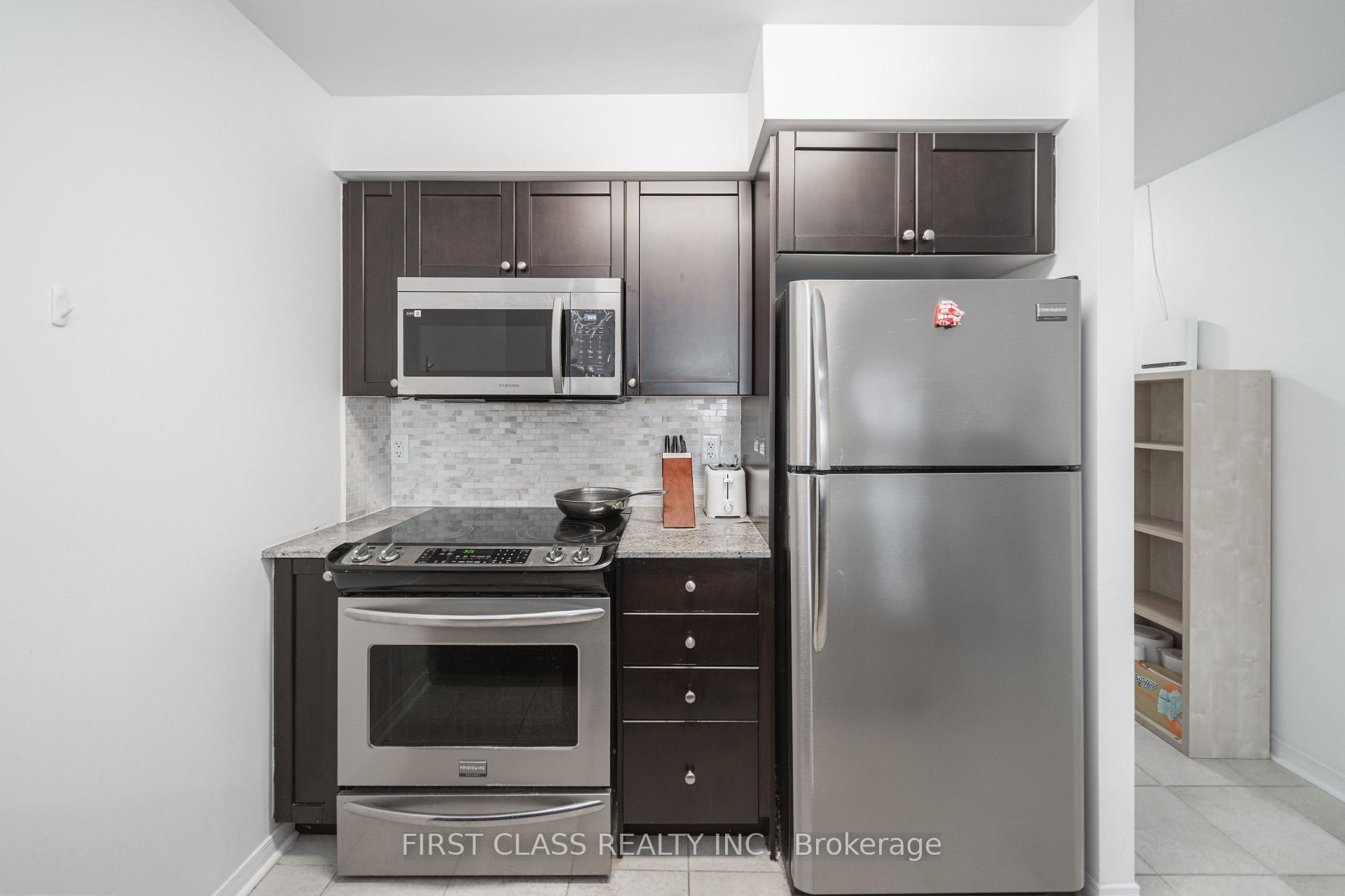 Photo 3 of Unit 913, 75 King William Crescent, Richmond Hill, Langstaff — HOMEH