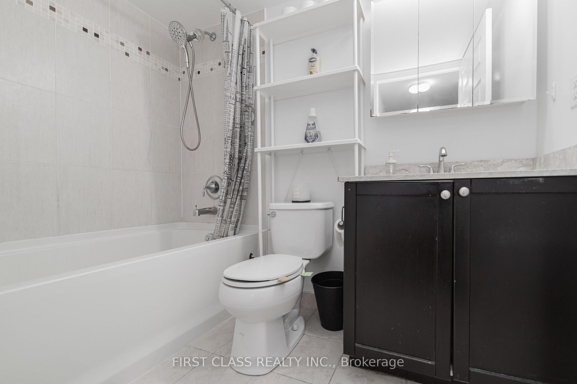 Photo 7 of Unit 913, 75 King William Crescent, Richmond Hill, Langstaff — HOMEH