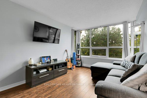 Photo 9 of Unit 303, 1500 Riverside Drive, Ottawa, Riverview Park — HOMEH