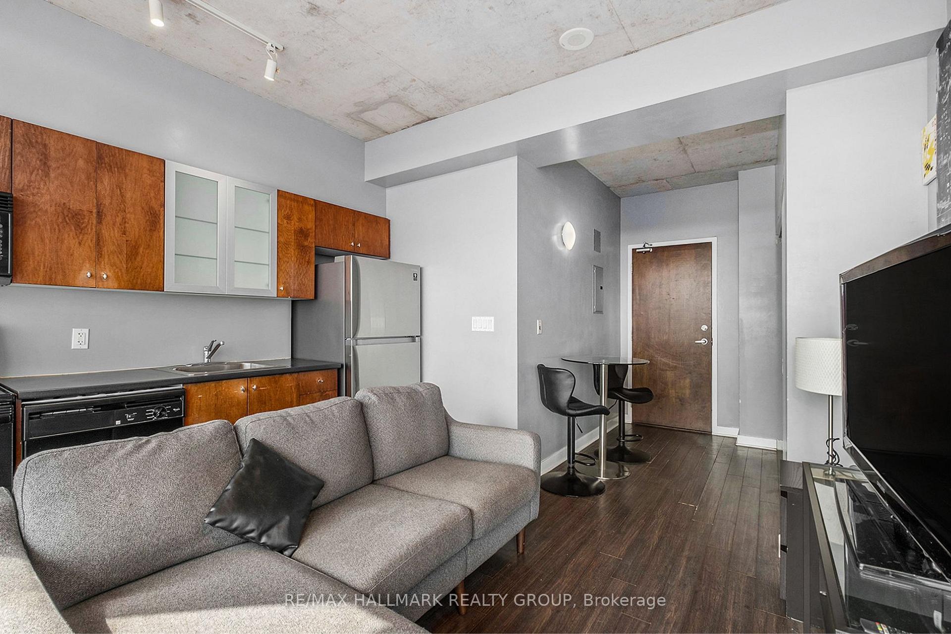 Photo 9 of Unit 805, 383 Cumberland Street, Ottawa, Lower Town/Byward Market — HOMEH