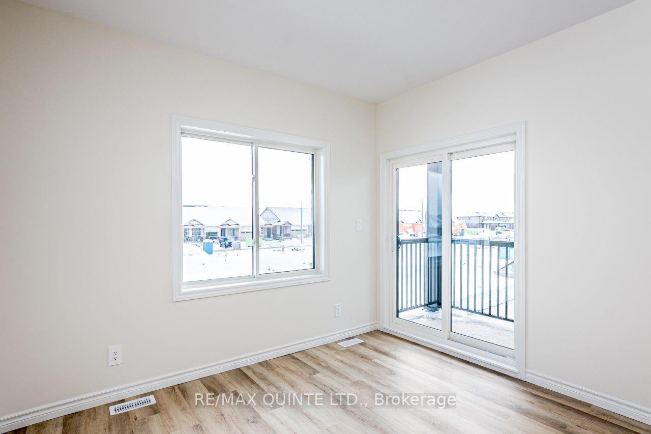 Photo 7 of 70B Riverstone Way, Belleville, Thurlow Ward — HOMEH
