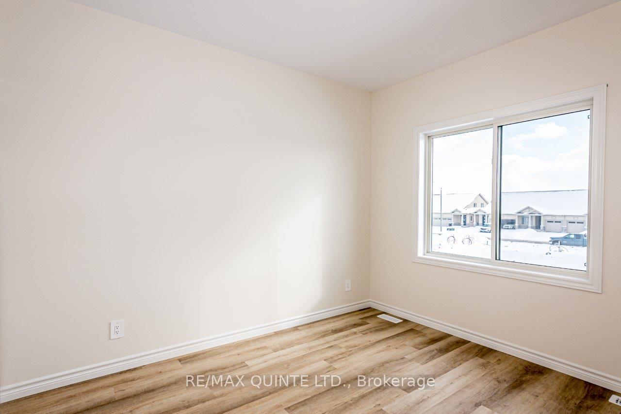 Photo 3 of 70B Riverstone Way, Belleville, Thurlow Ward — HOMEH