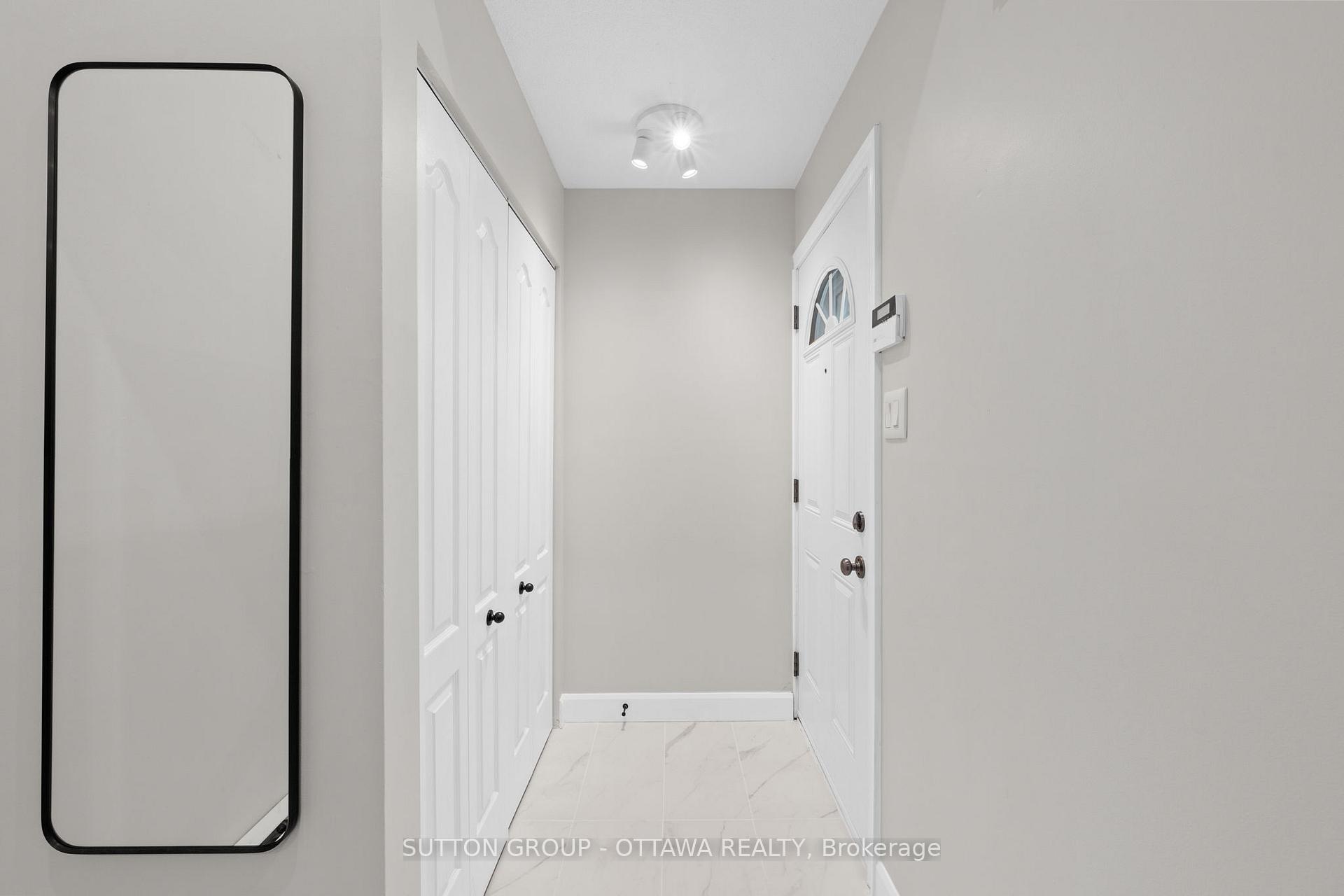 Photo 6 of Unit B, 3 Banner Road, Ottawa, Sheahan Estates/Trend Village — HOMEH