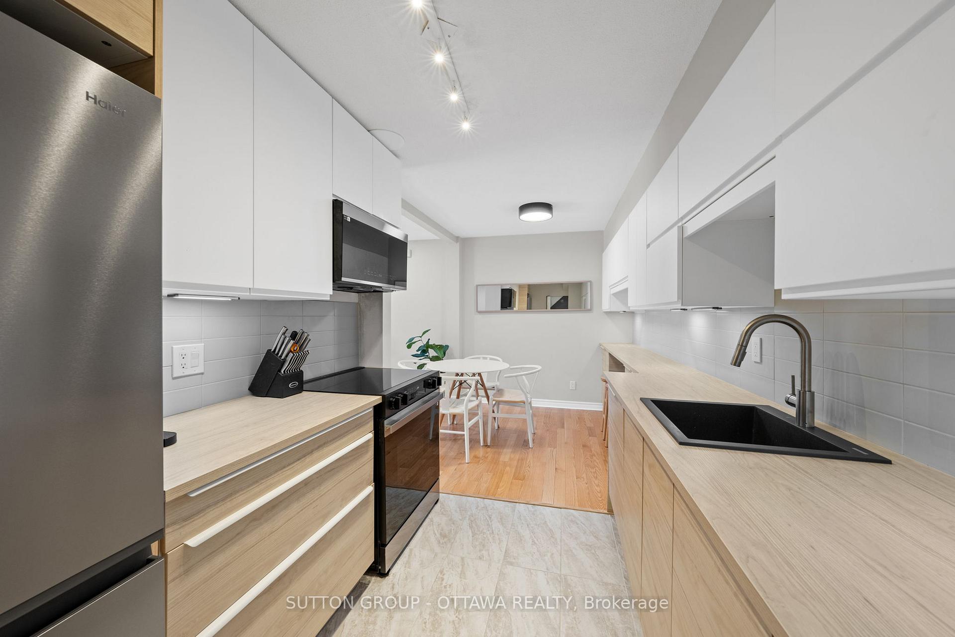 Photo 11 of Unit B, 3 Banner Road, Ottawa, Sheahan Estates/Trend Village — HOMEH