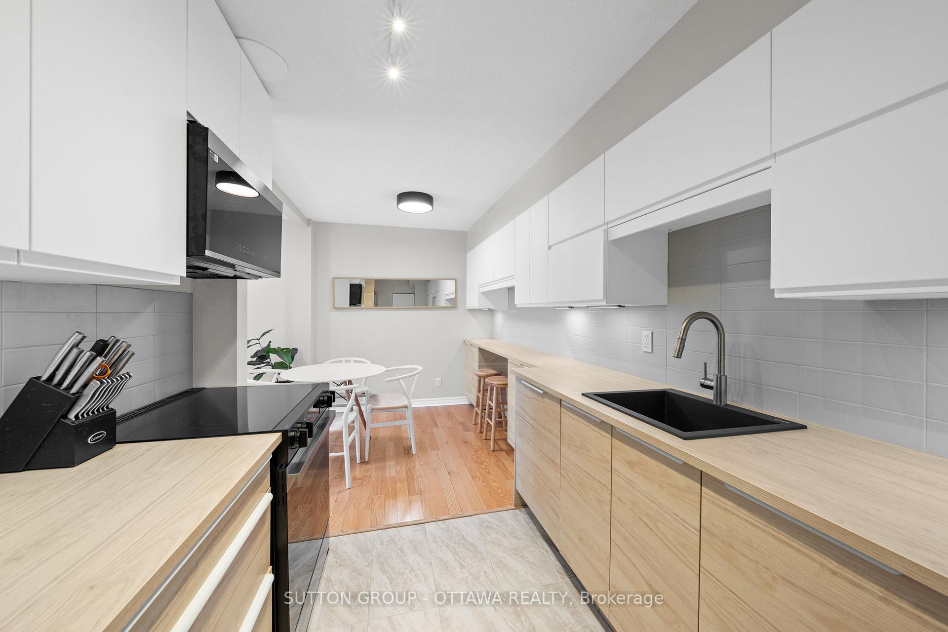Photo 12 of Unit B, 3 Banner Road, Ottawa, Sheahan Estates/Trend Village — HOMEH