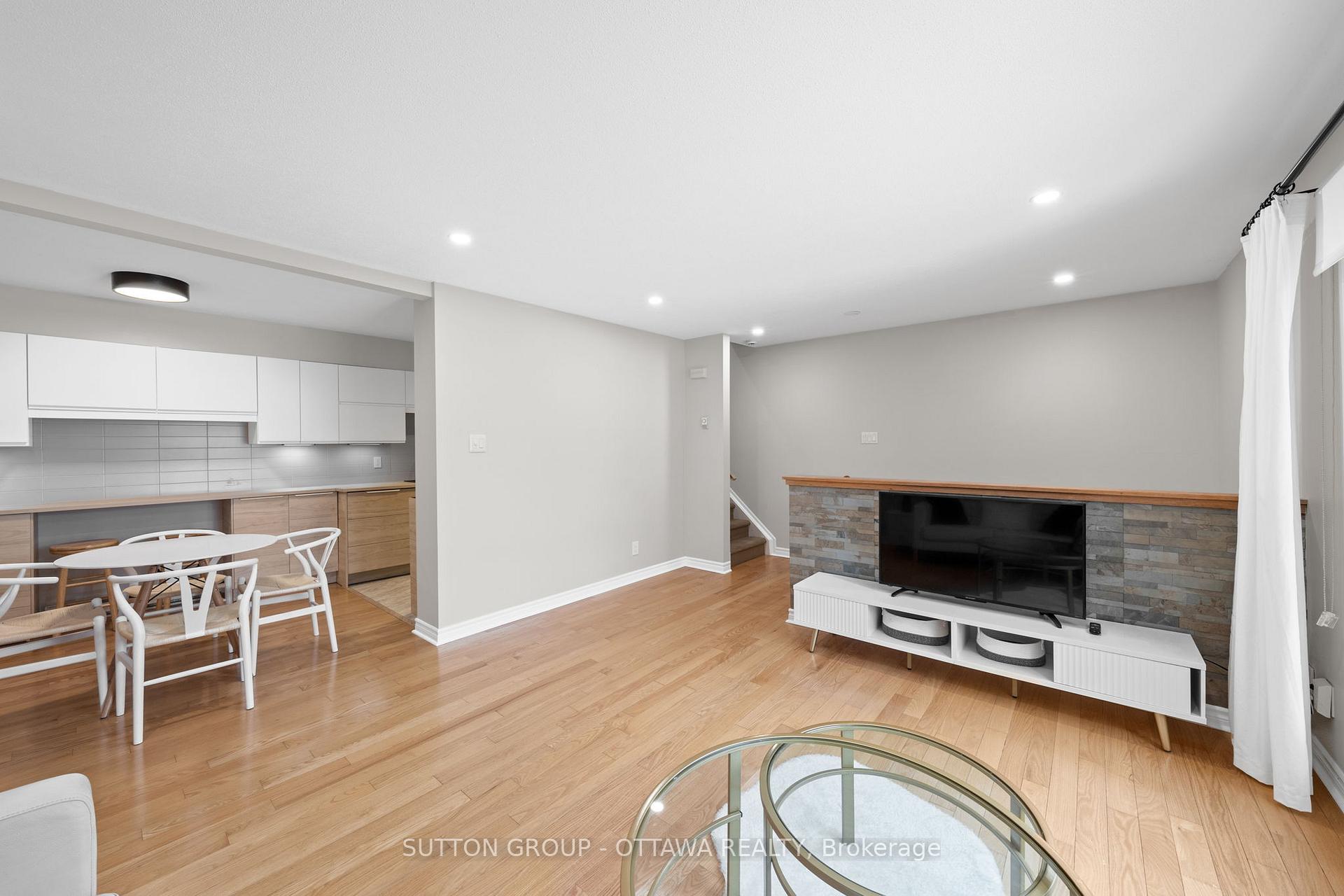 Photo 19 of Unit B, 3 Banner Road, Ottawa, Sheahan Estates/Trend Village — HOMEH
