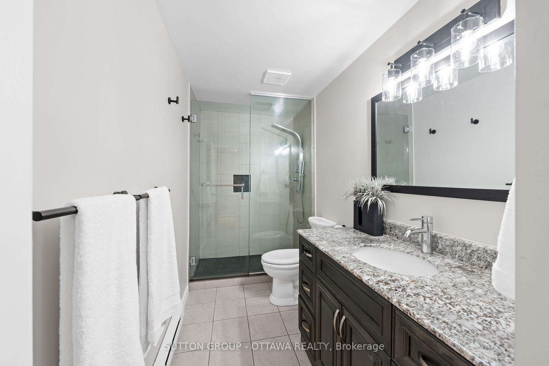 Photo 25 of Unit B, 3 Banner Road, Ottawa, Sheahan Estates/Trend Village — HOMEH