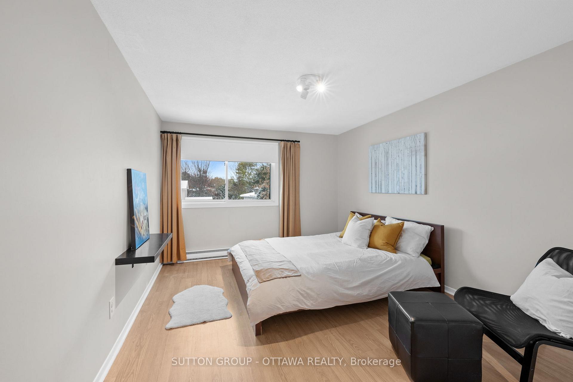Photo 26 of Unit B, 3 Banner Road, Ottawa, Sheahan Estates/Trend Village — HOMEH