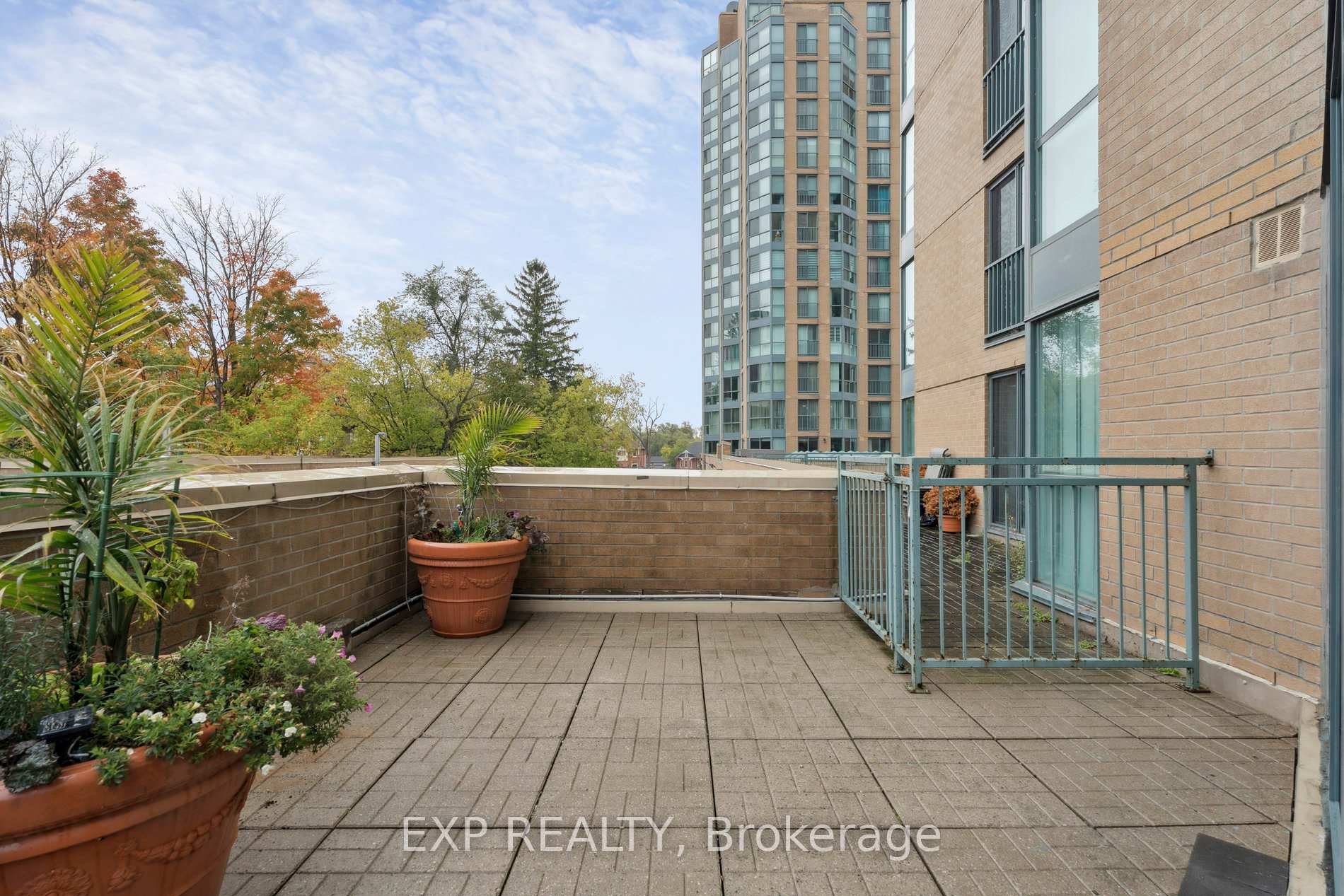 Photo 32 of Unit 301, 140 Dunlop Street E, Barrie, City Centre — HOMEH