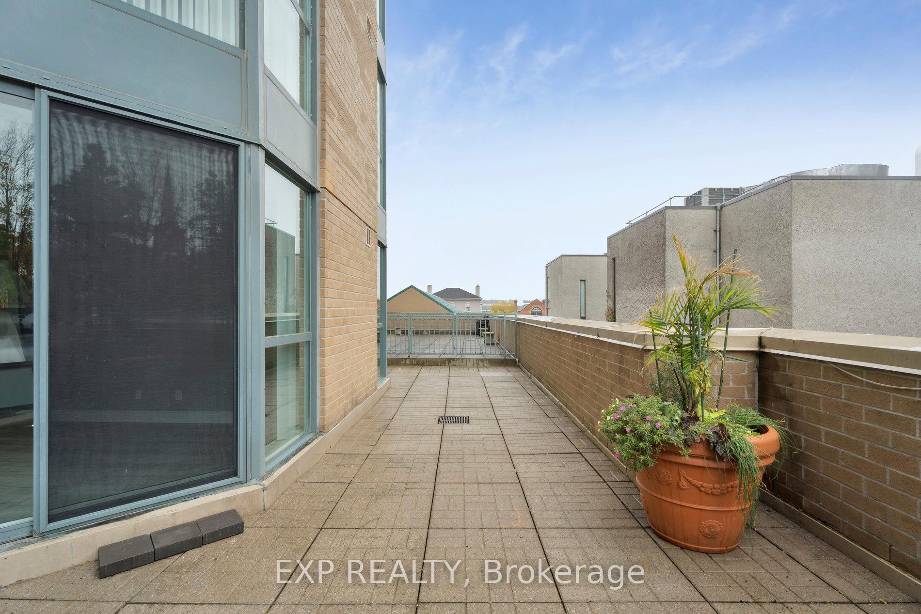 Photo 33 of Unit 301, 140 Dunlop Street E, Barrie, City Centre — HOMEH
