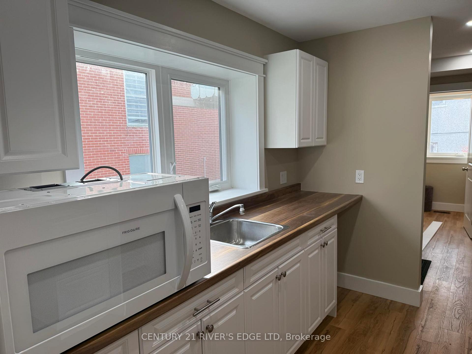Photo 2 of 407 Lambert Street, Edwardsburgh/Cardinal, Town of Cardinal — HOMEH