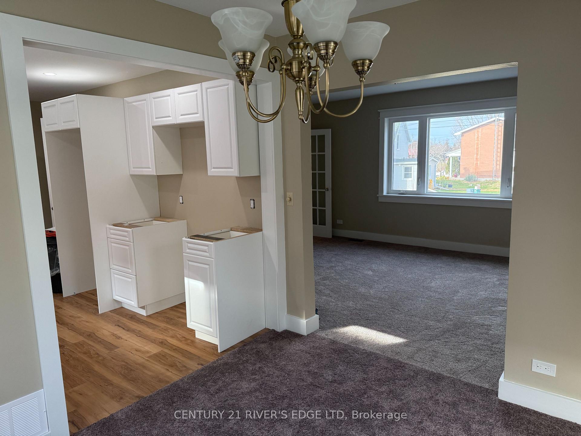 Photo 3 of 407 Lambert Street, Edwardsburgh/Cardinal, Town of Cardinal — HOMEH