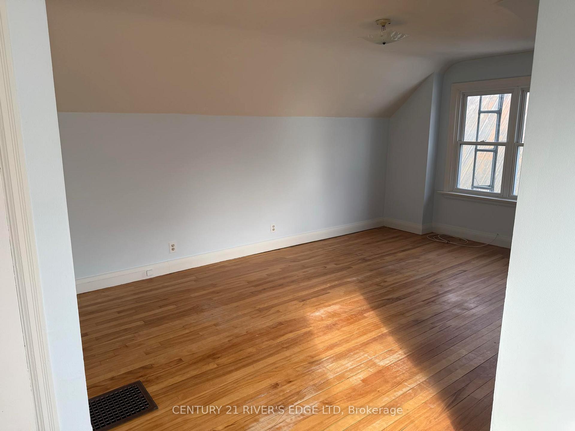 Photo 8 of 407 Lambert Street, Edwardsburgh/Cardinal, Town of Cardinal — HOMEH