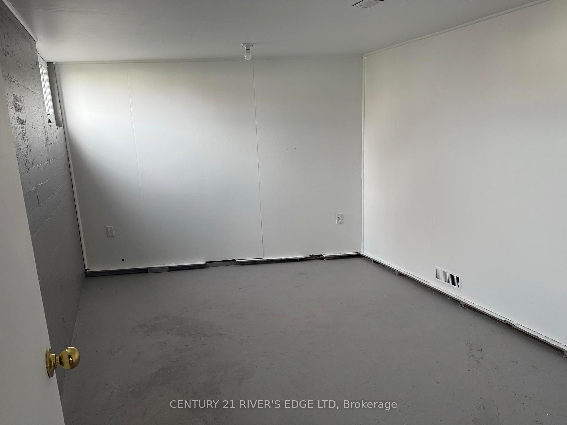 Photo 11 of 407 Lambert Street, Edwardsburgh/Cardinal, Town of Cardinal — HOMEH