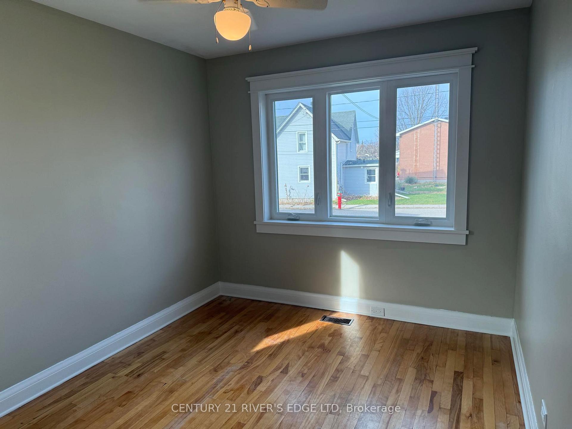 Photo 16 of 407 Lambert Street, Edwardsburgh/Cardinal, Town of Cardinal — HOMEH