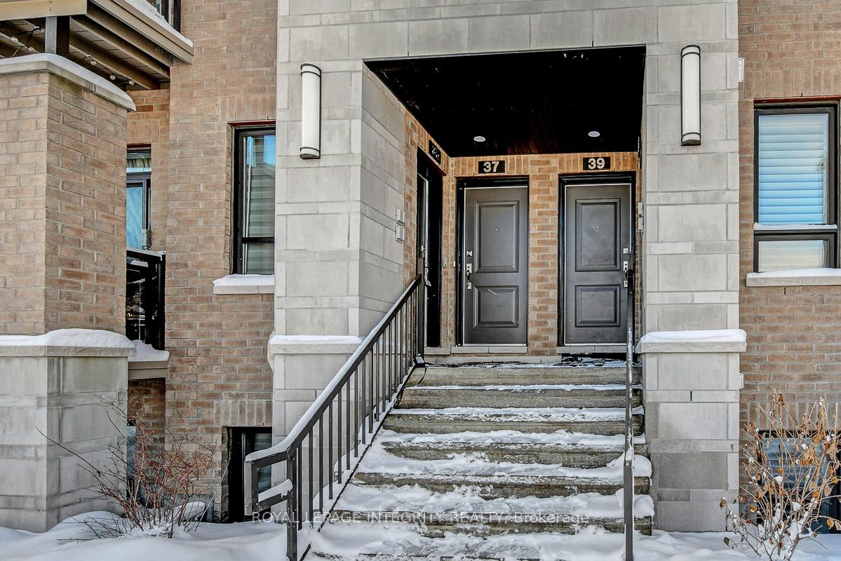 Photo 2 of 35 Carabiner Private, Ottawa, Mer Bleue/Bradley Estates/Anderson Park — HOMEH