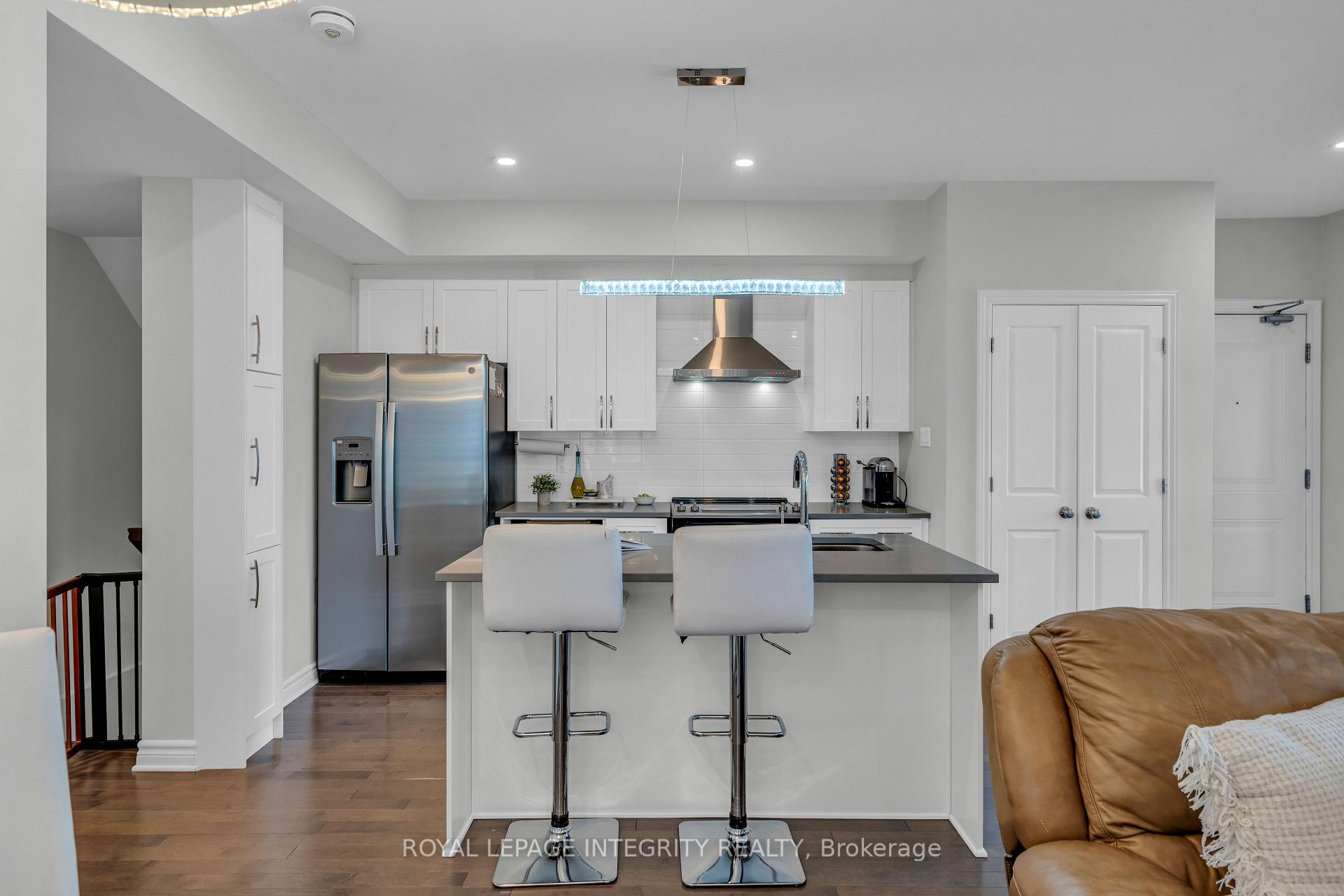 Photo 13 of 35 Carabiner Private, Ottawa, Mer Bleue/Bradley Estates/Anderson Park — HOMEH